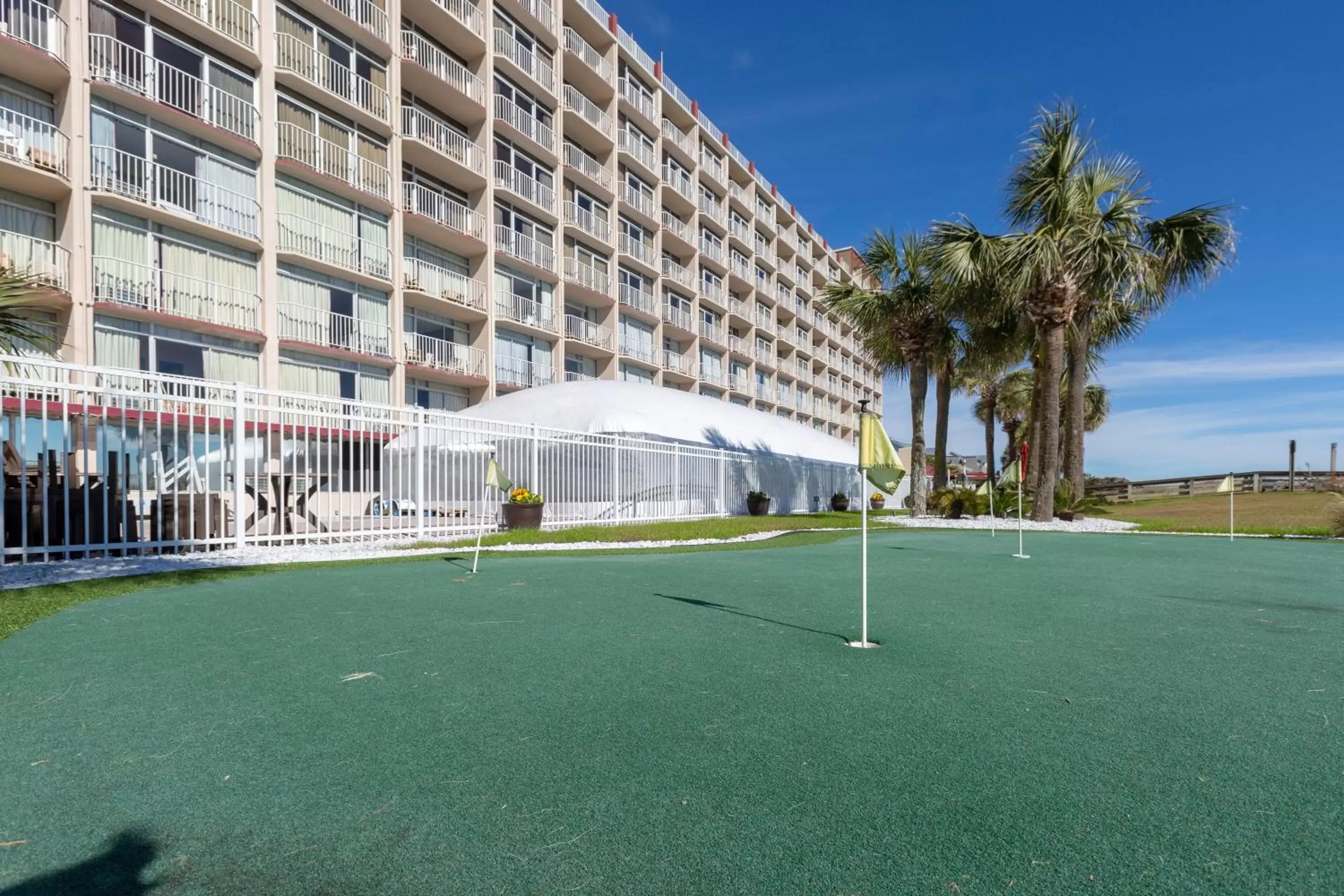 Minigolf, Property Building in Maritime Beach Club by Capital Vacations
