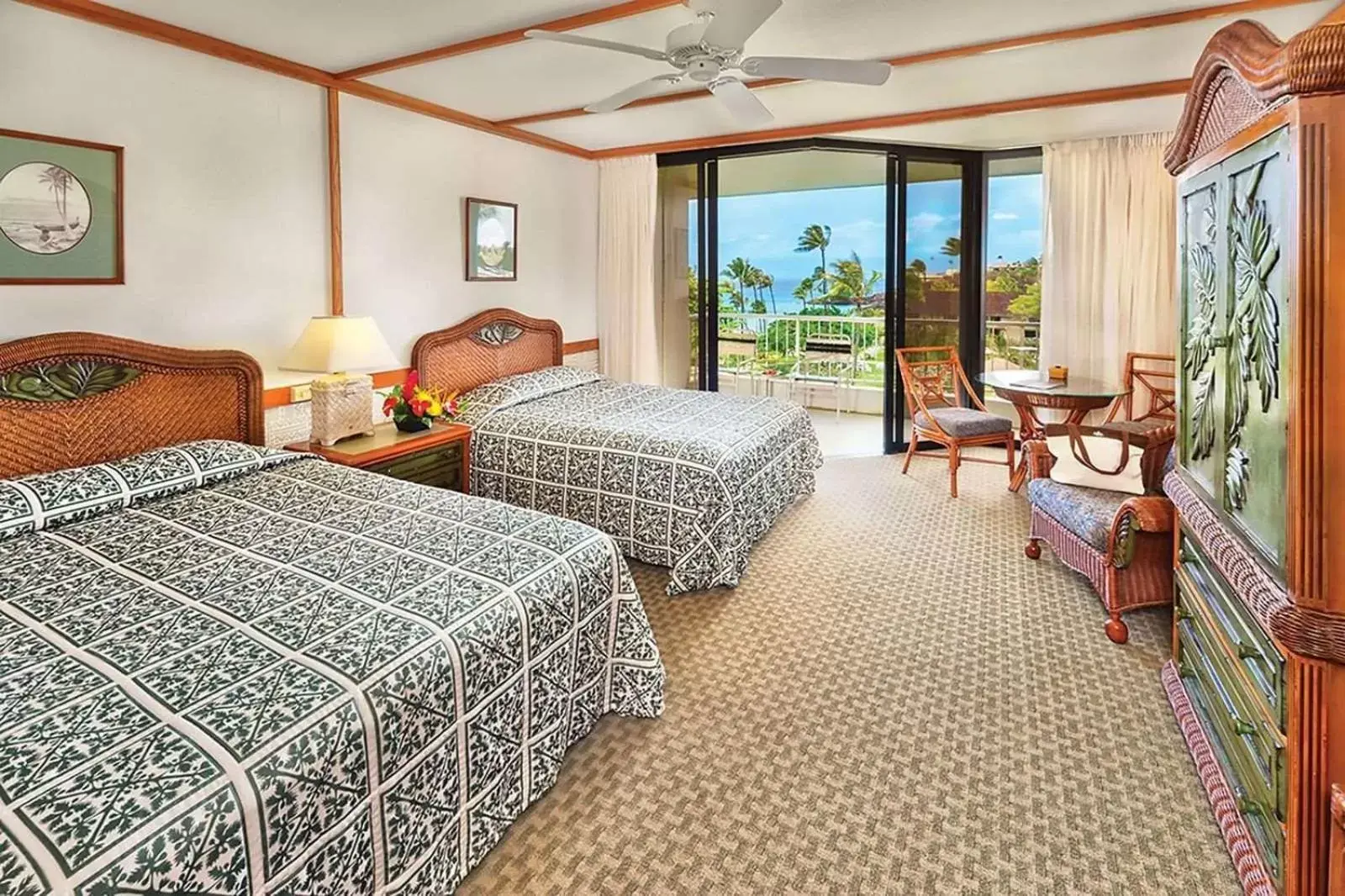 Bedroom in OUTRIGGER Kāʻanapali Beach Resort
