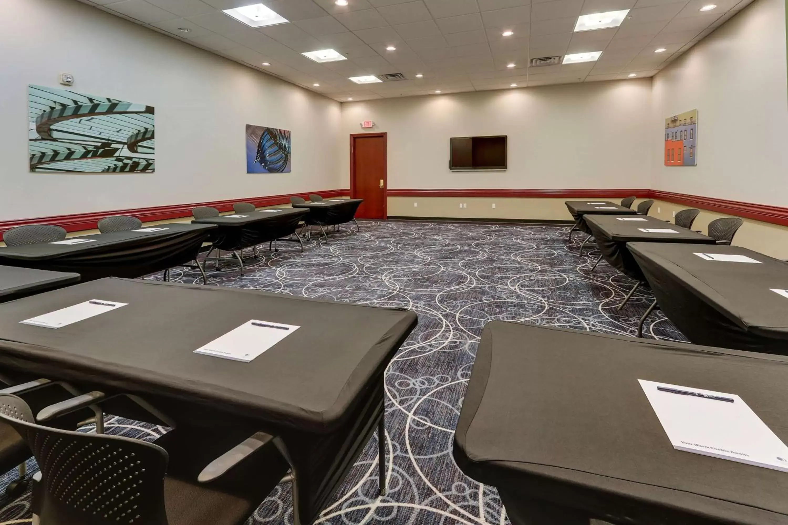 Meeting/conference room in DoubleTree by Hilton St. Louis Forest Park