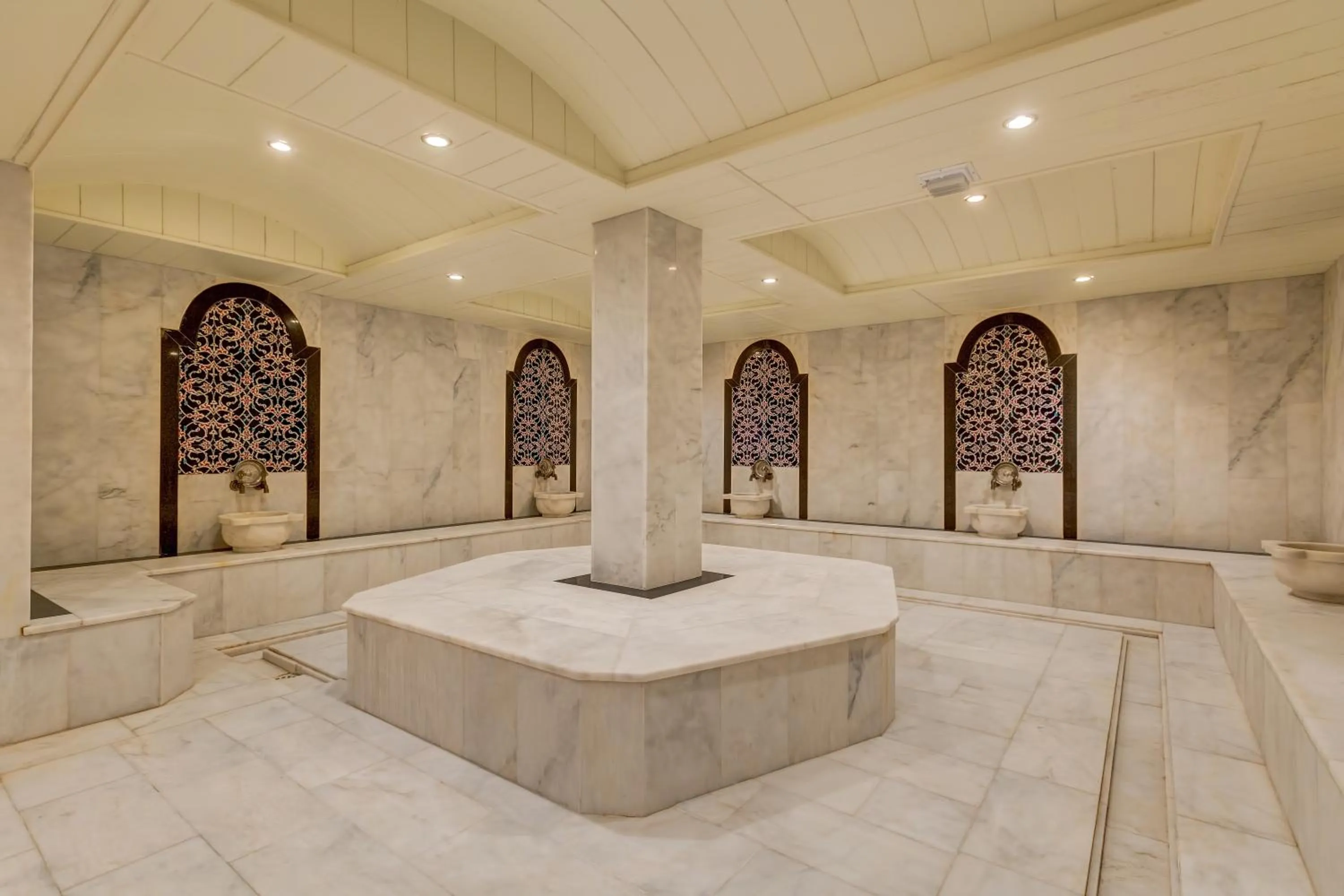 Public Bath in Buyuk Abant Hotel