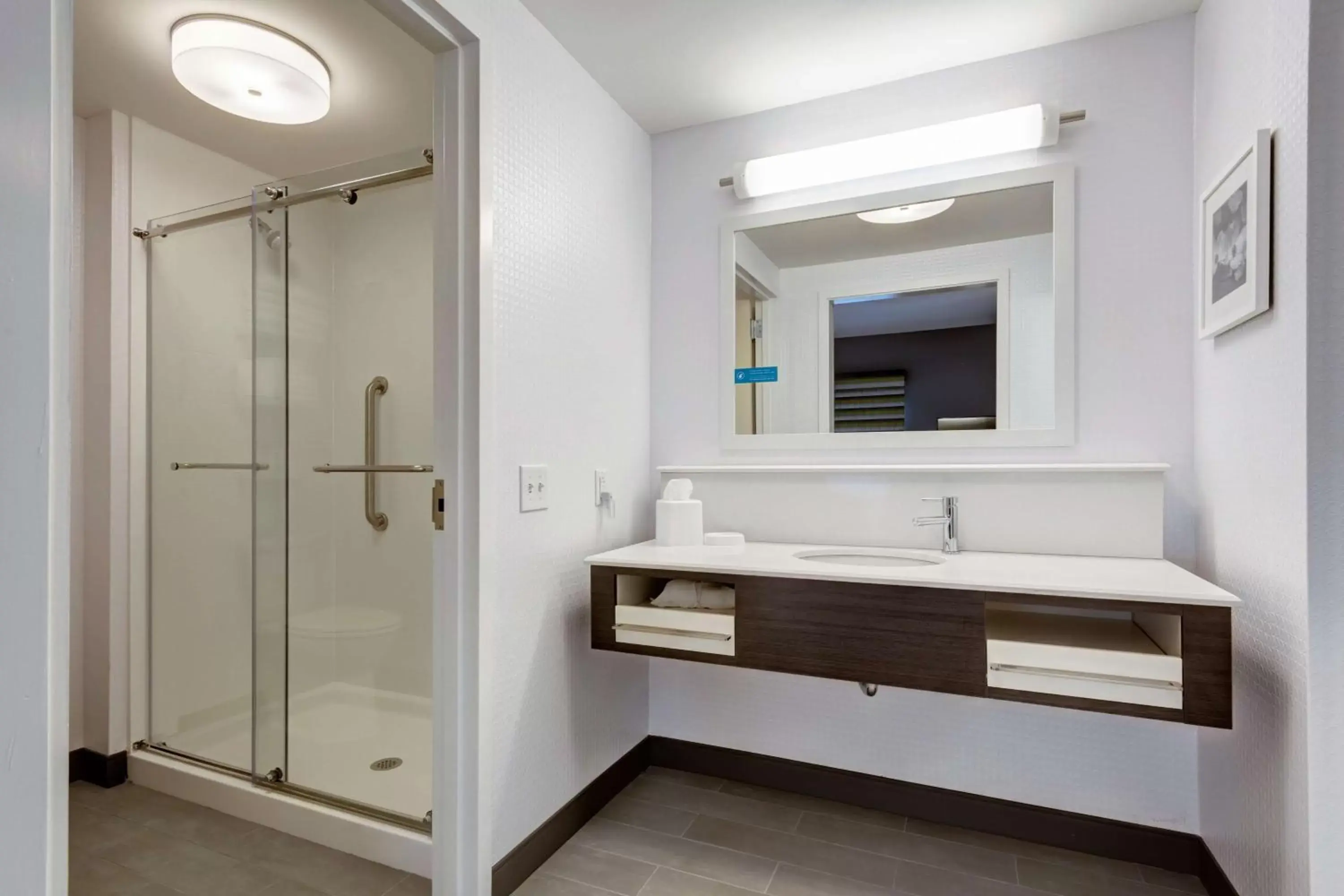 Bed, Bathroom in Hampton Inn-St. Louis Wentzville, MO