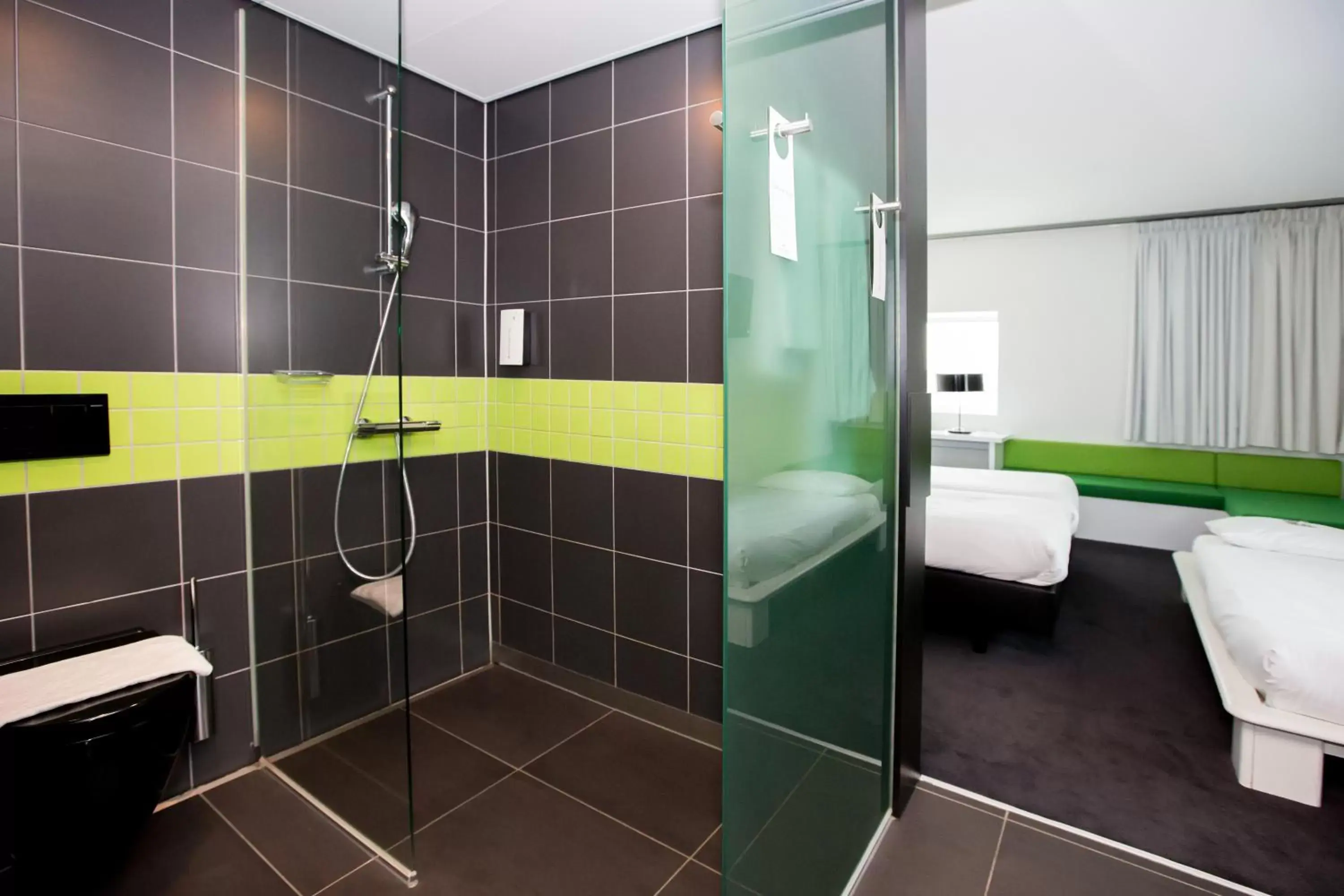 Bed, Bathroom in Tulip Inn Eindhoven Airport