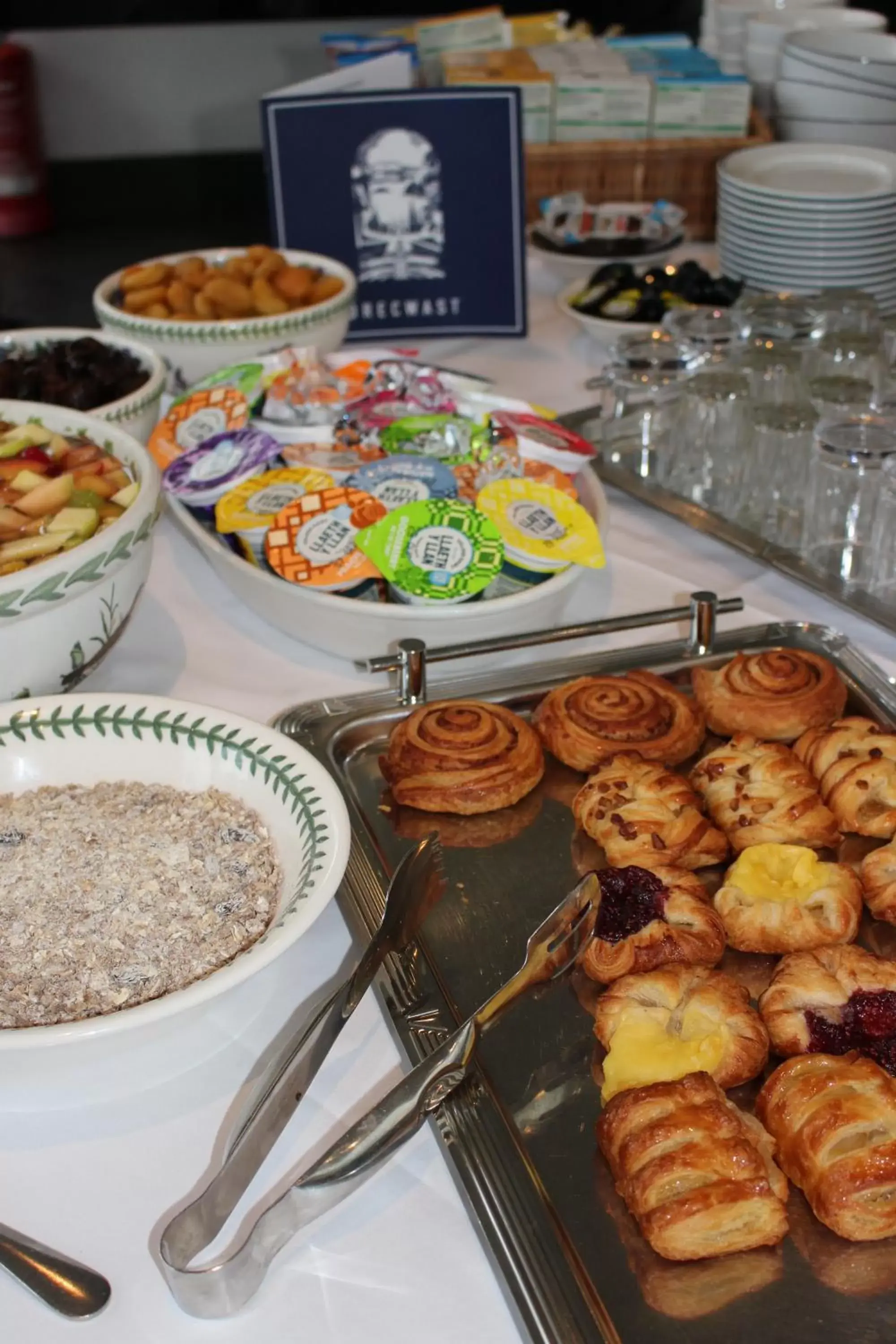 Breakfast, Food in Portmeirion Village & Castell Deudraeth