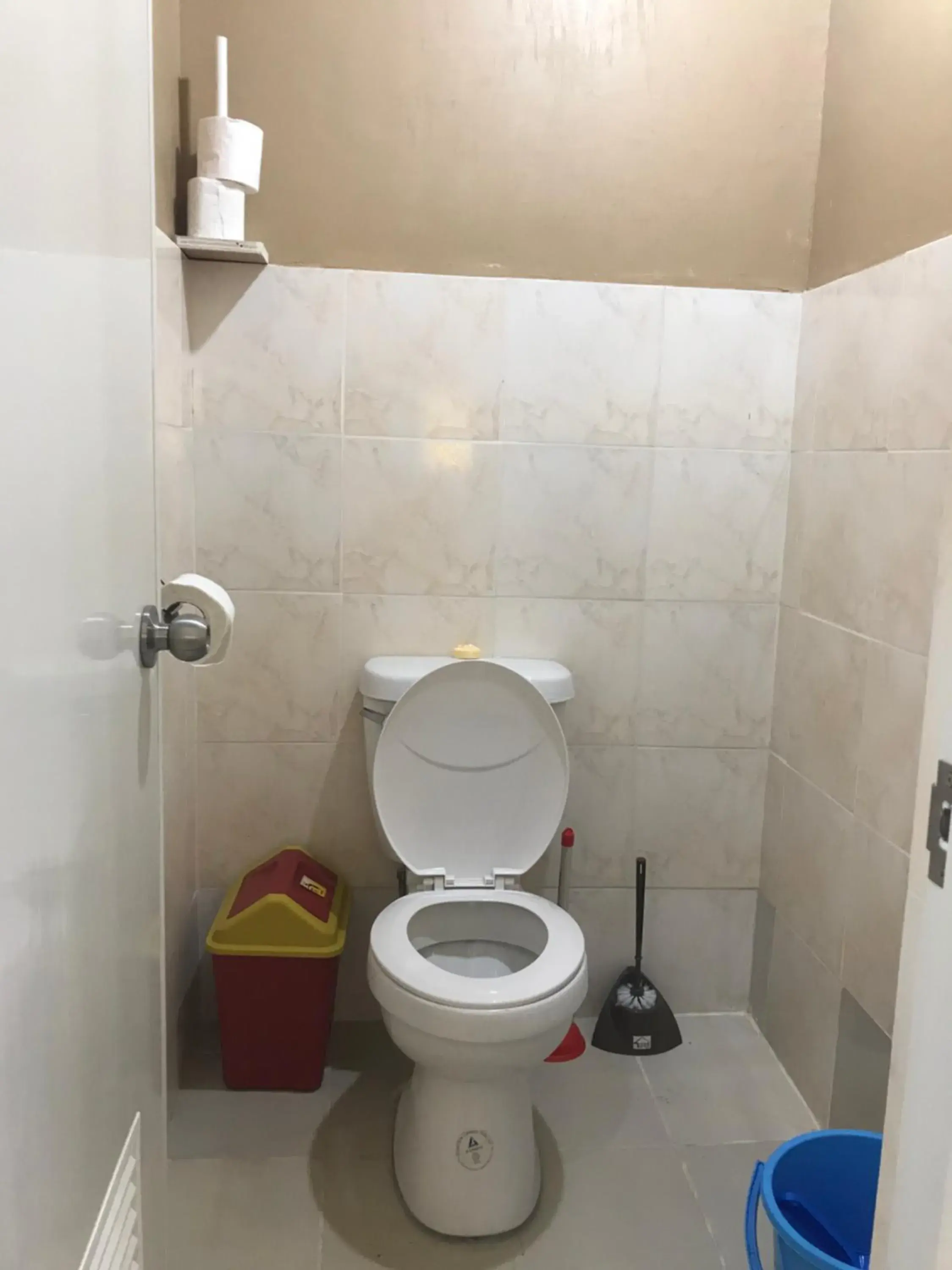 Toilet, Bathroom in Malapascua Budget Inn