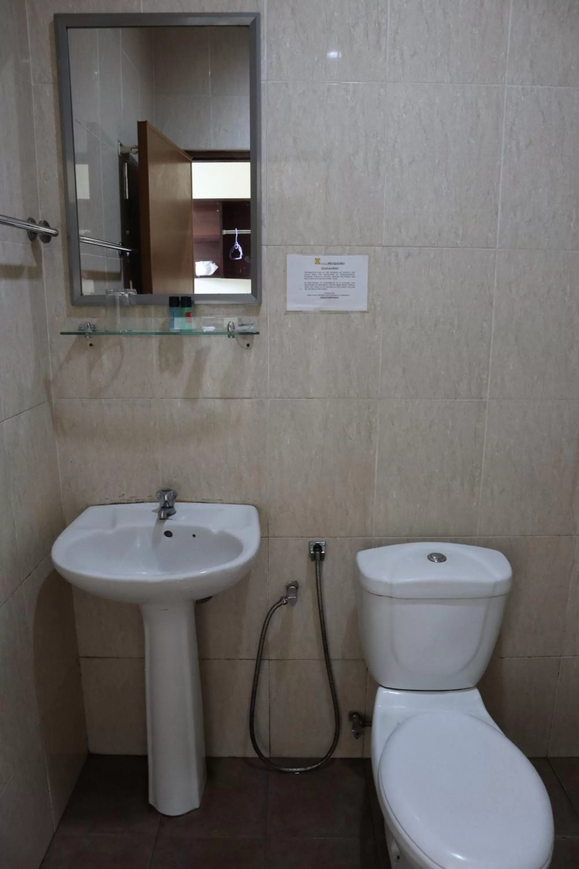 Toilet in Hotel Wangsamas