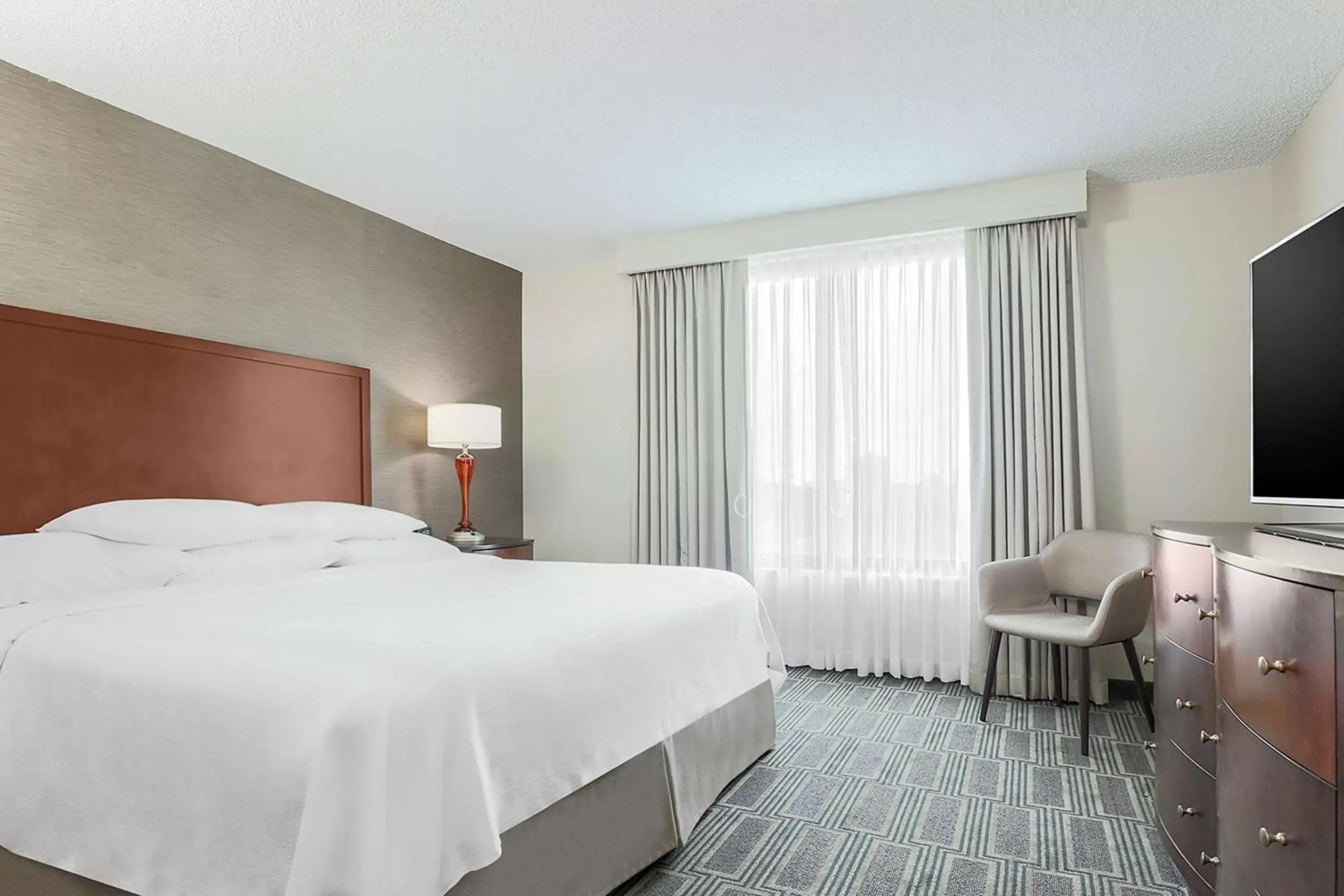 Bed in Embassy Suites by Hilton Chicago Lombard Bed in Embassy Suites by Hilton Chicago Lombard