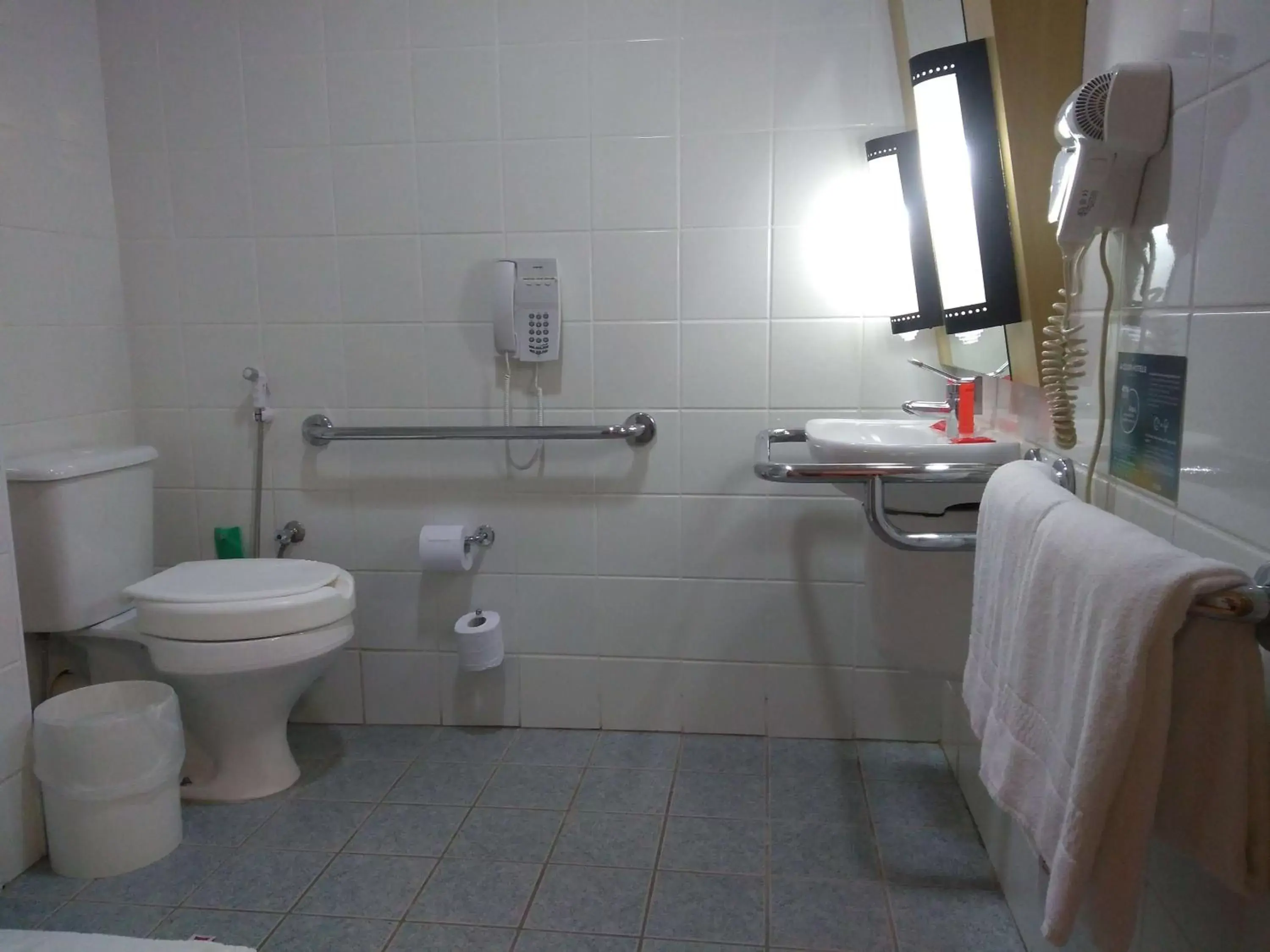 Photo of the whole room, Bathroom in ibis Santos Gonzaga Praia