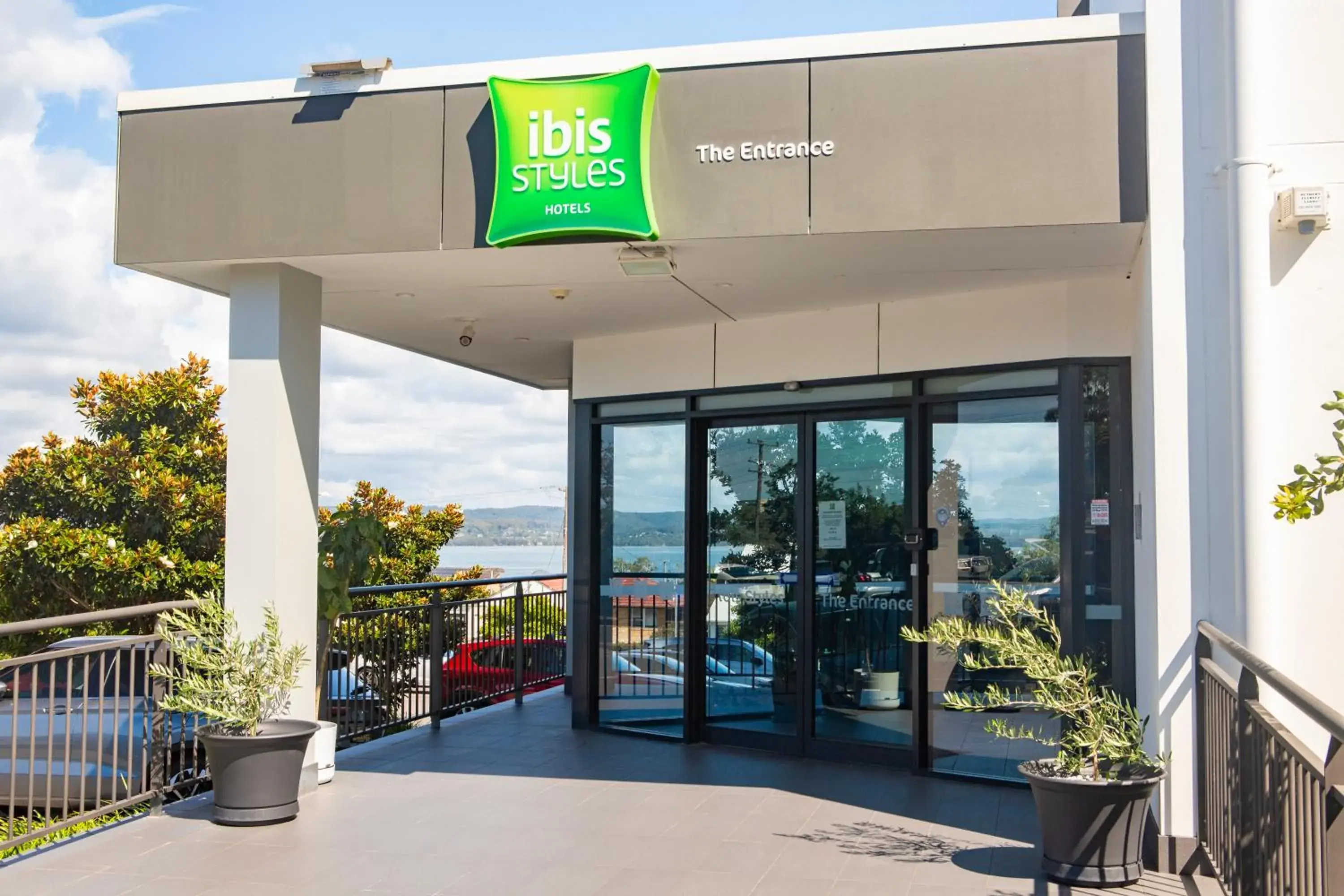 Facade/entrance in Ibis Styles The Entrance