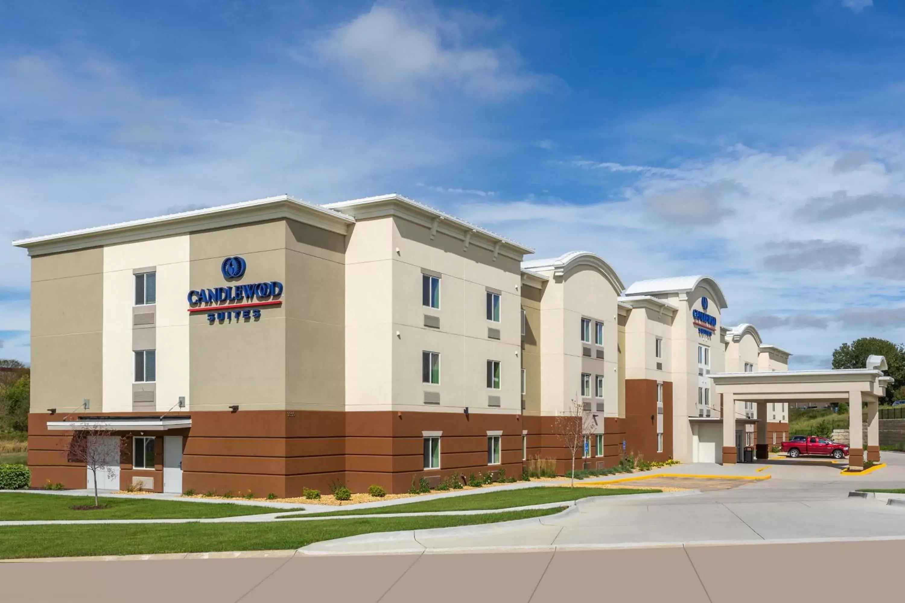 Property building in Candlewood Suites - Davenport by IHG Property building in Candlewood Suites - Davenport by IHG