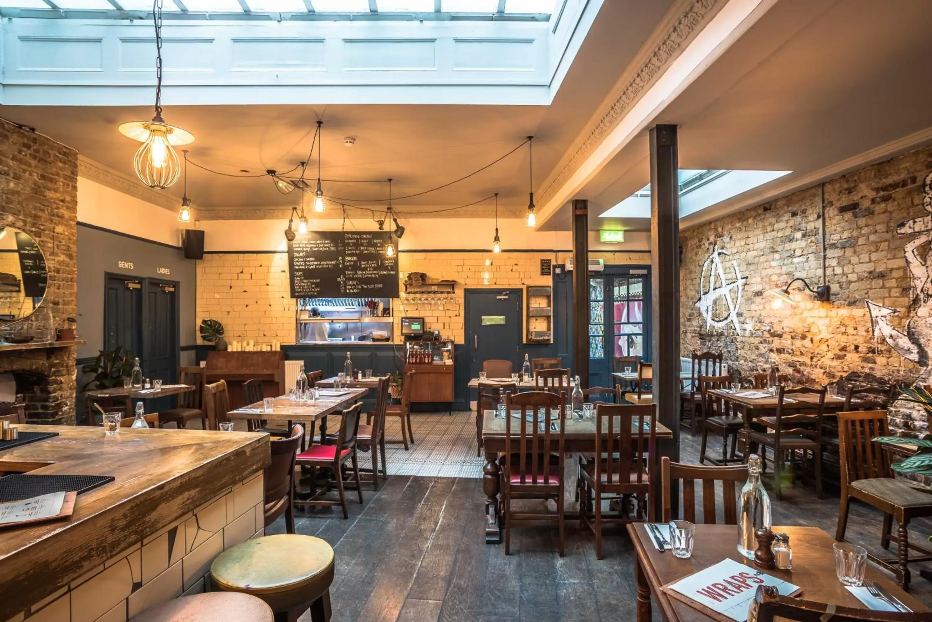 Restaurant/Places to Eat in Old Ship Inn Hackney
