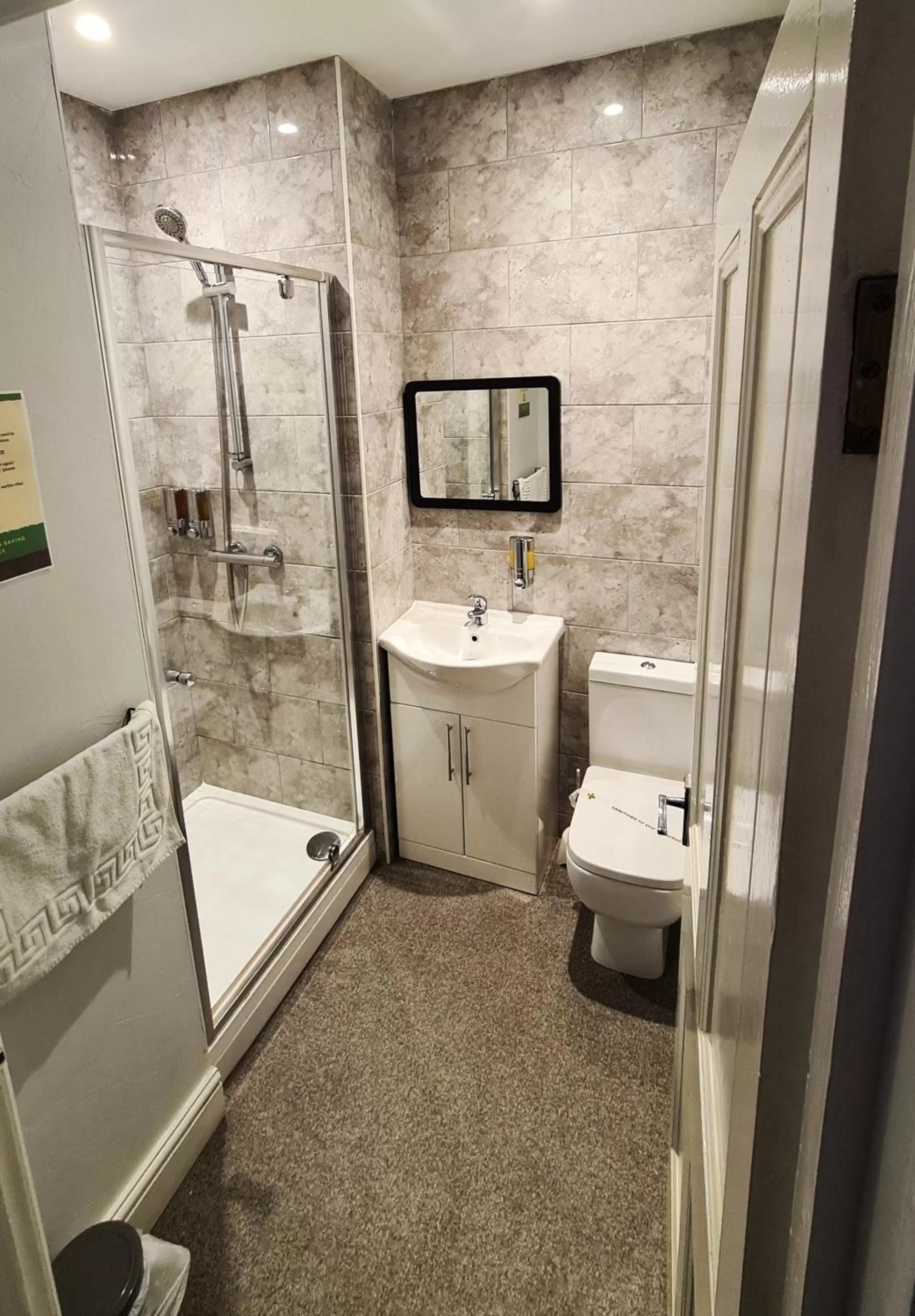 Bathroom in The Albert Hotel