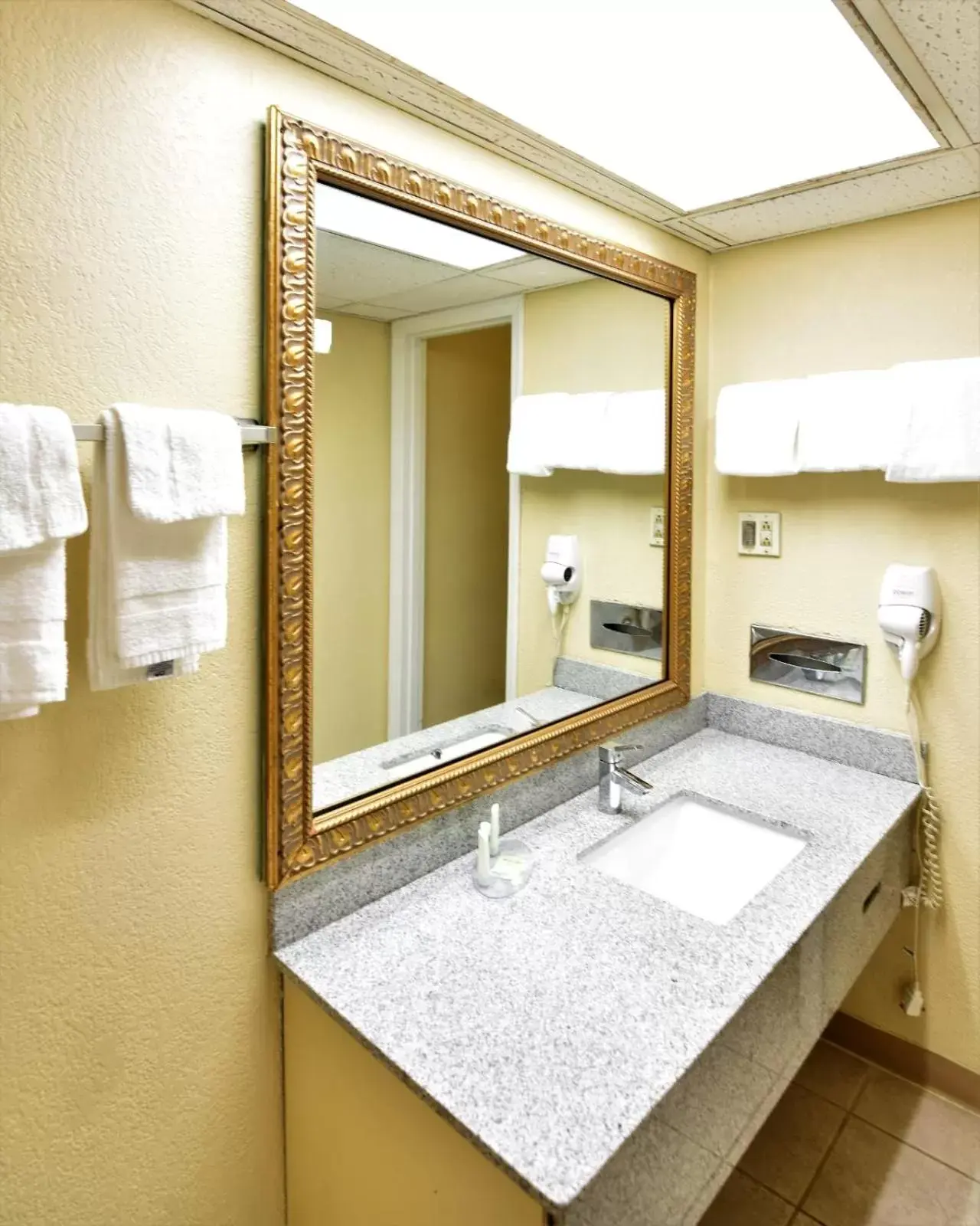 Bathroom in Rodeway Inn Harbison Area