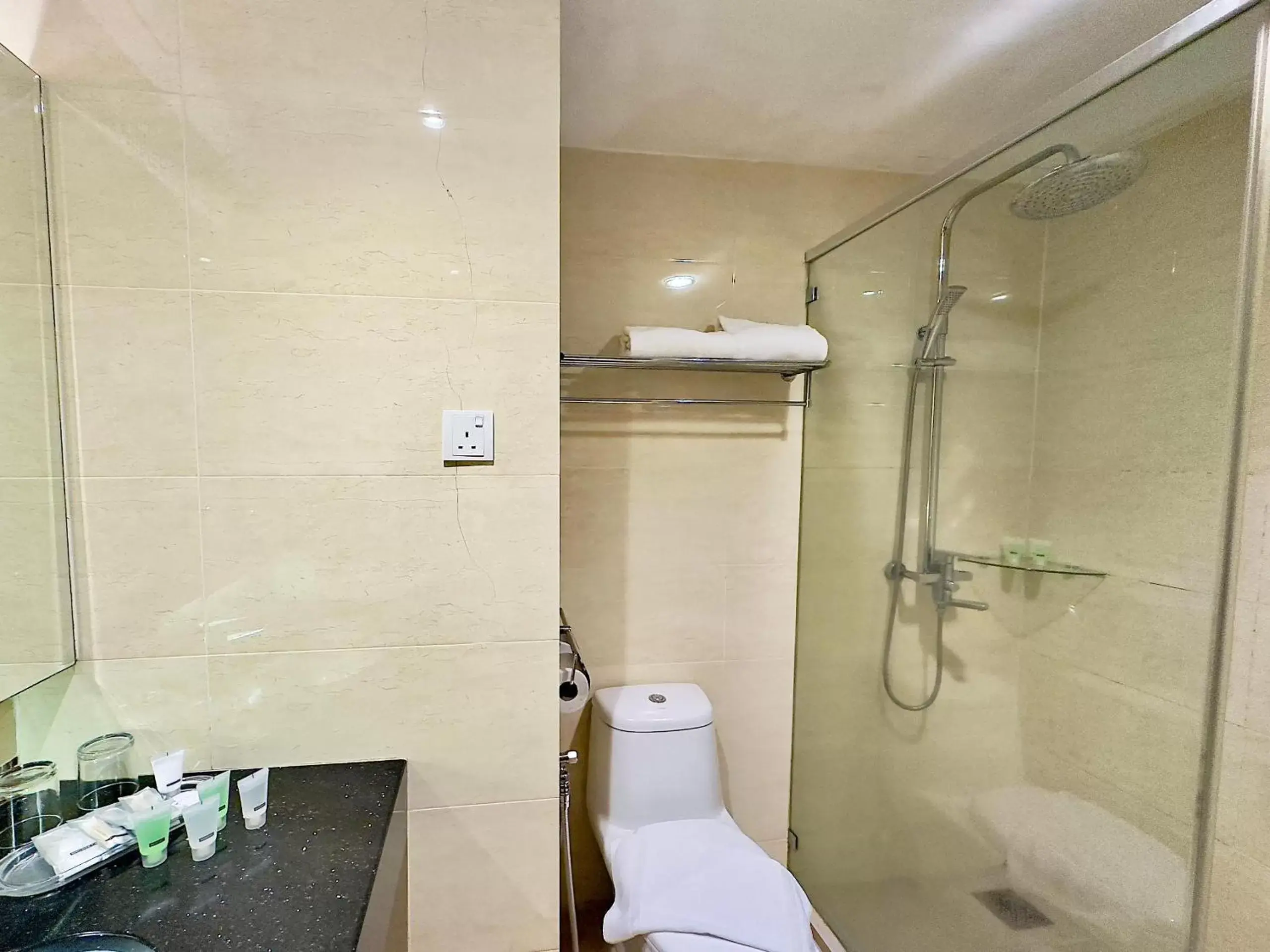 Bathroom in Kinta Riverfront Hotel & Suites