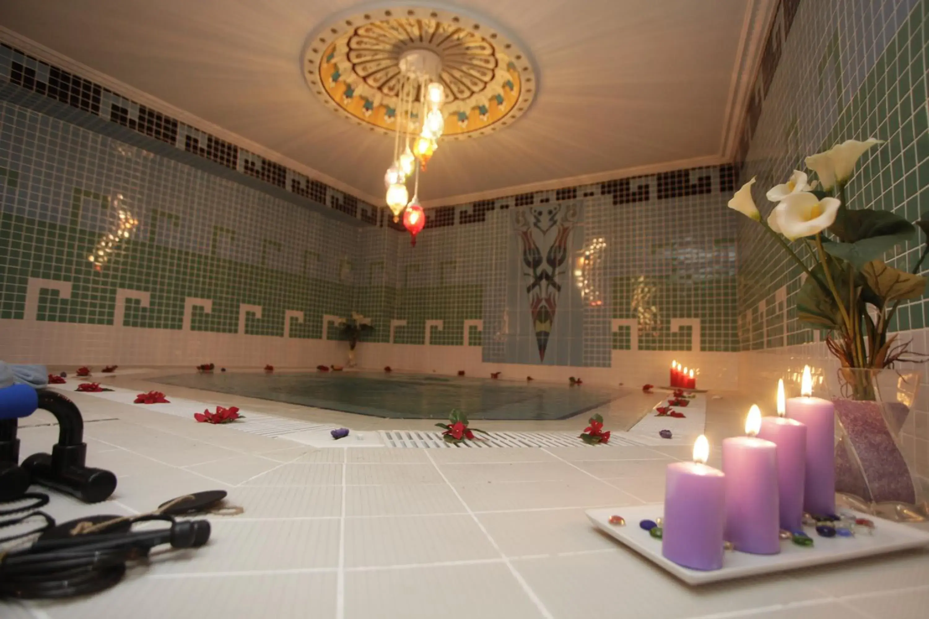 Hot Tub in Marmaray Hotel