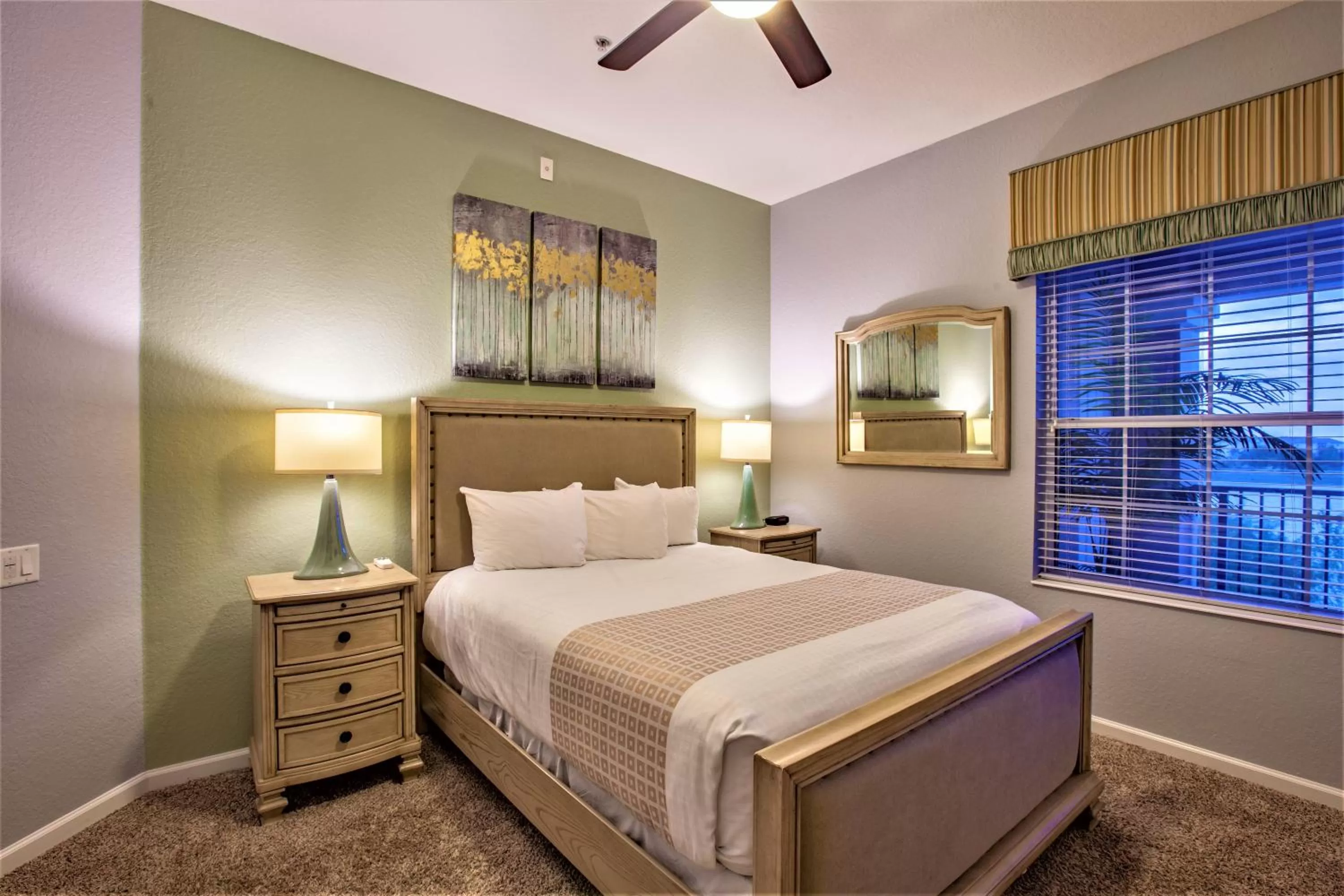 Bed in Vista Cay Resort by Millenium at Universal Blvd.