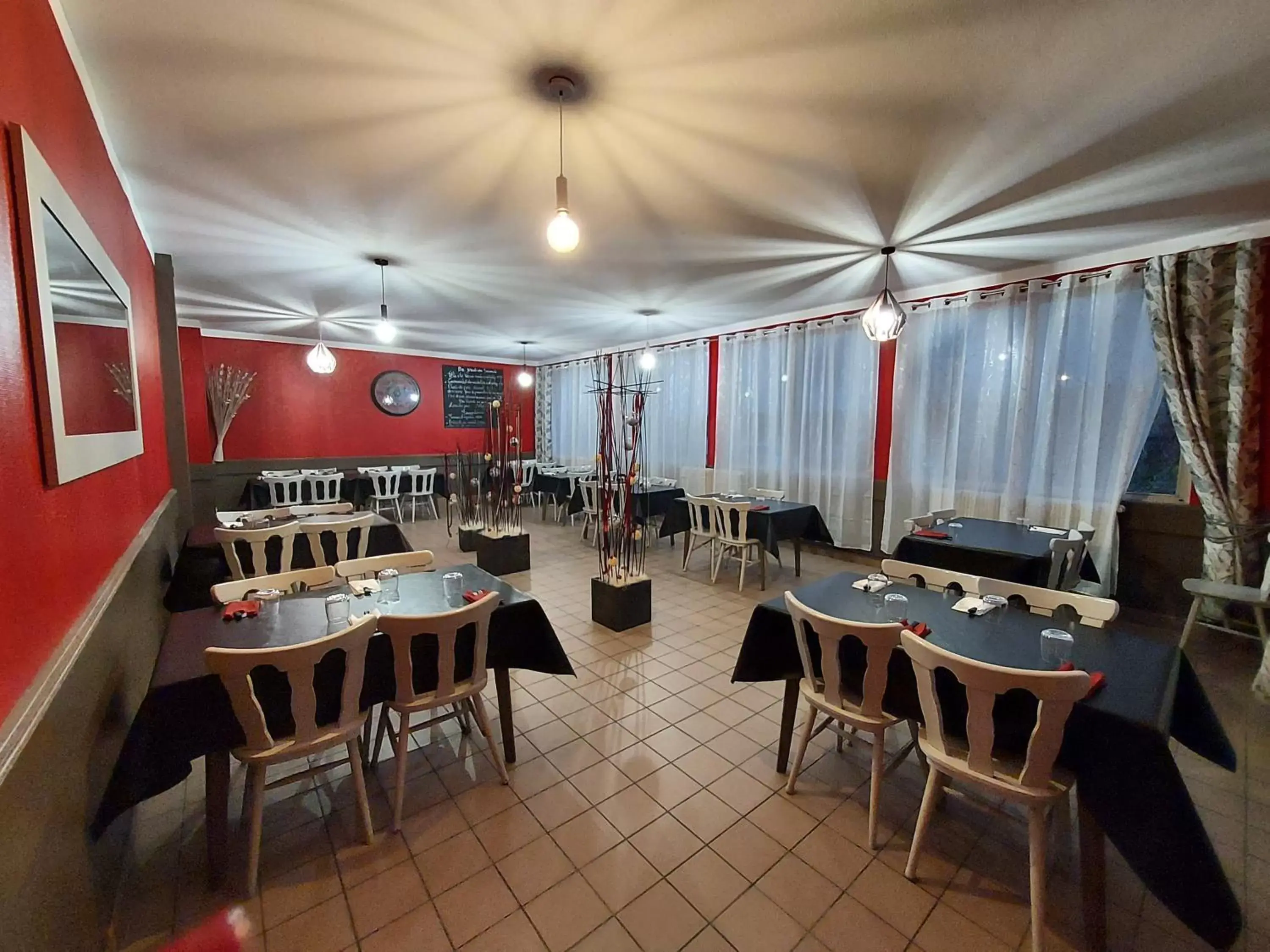 Restaurant/Places to Eat in Hôtel le Comtois