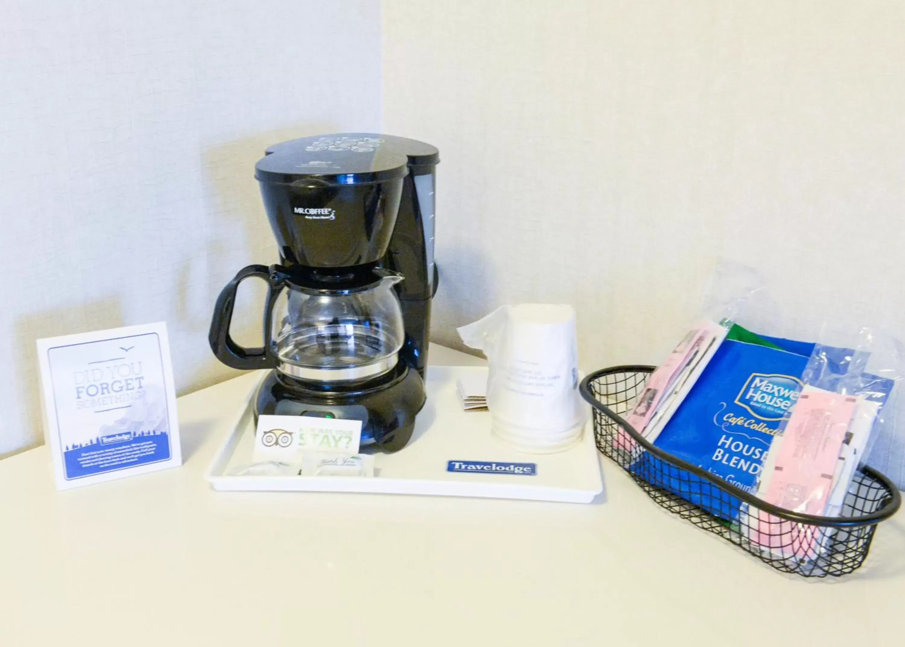 Coffee/tea facilities in Travelodge by Wyndham Culver City