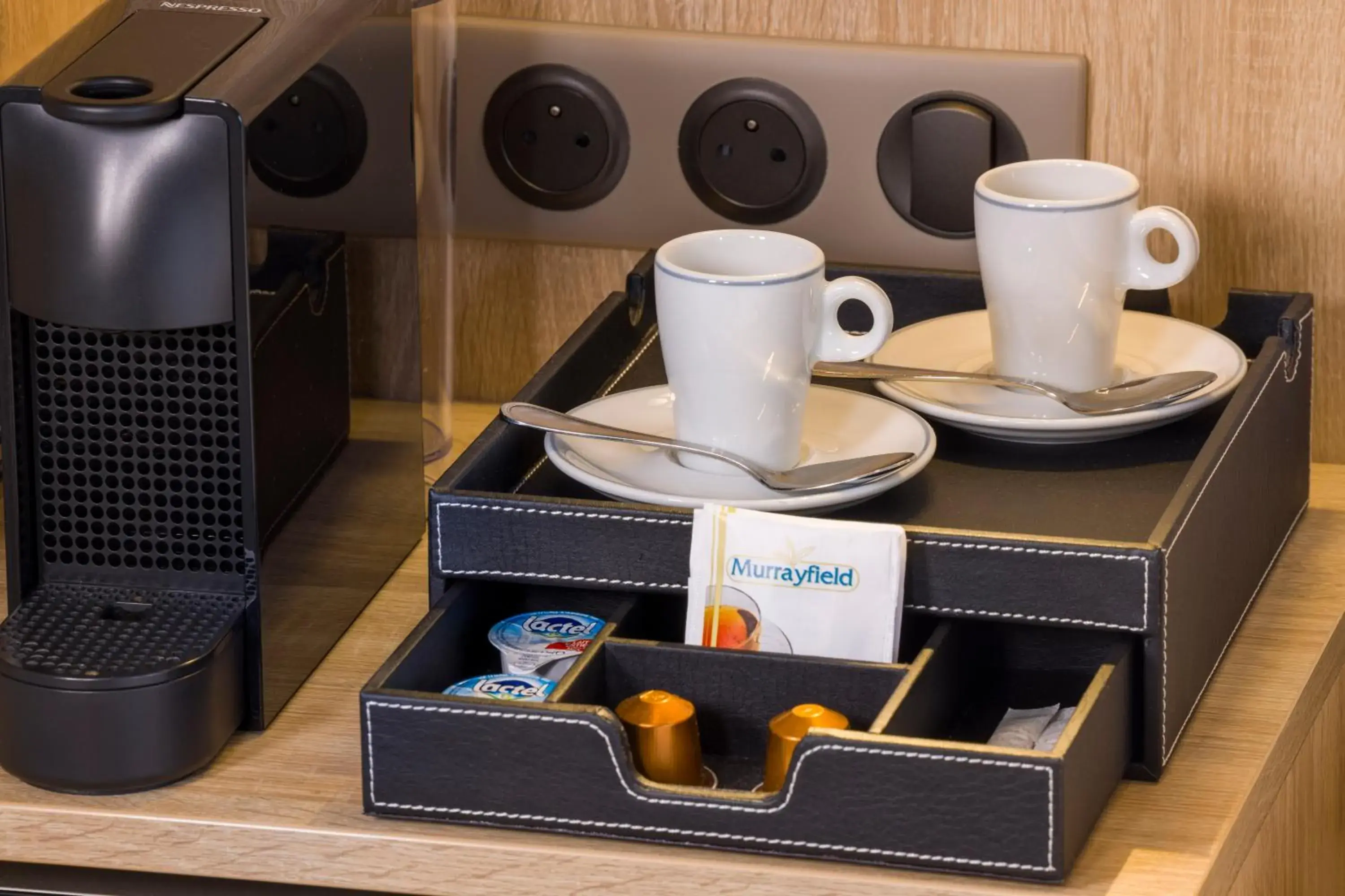 Coffee/tea facilities in Hotel Charlemagne