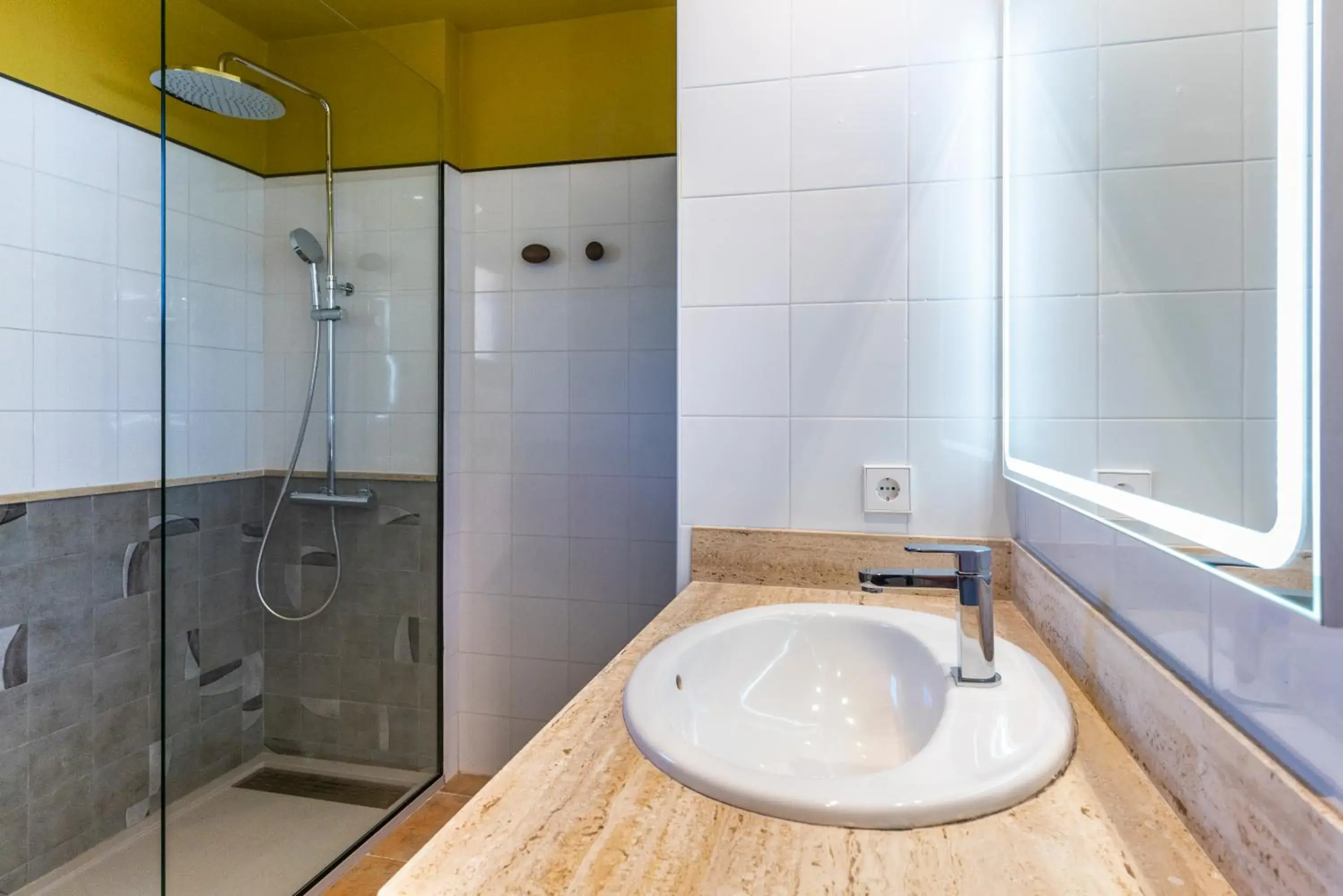 Shower, Bathroom in Aparthotel HG Cala Llonga