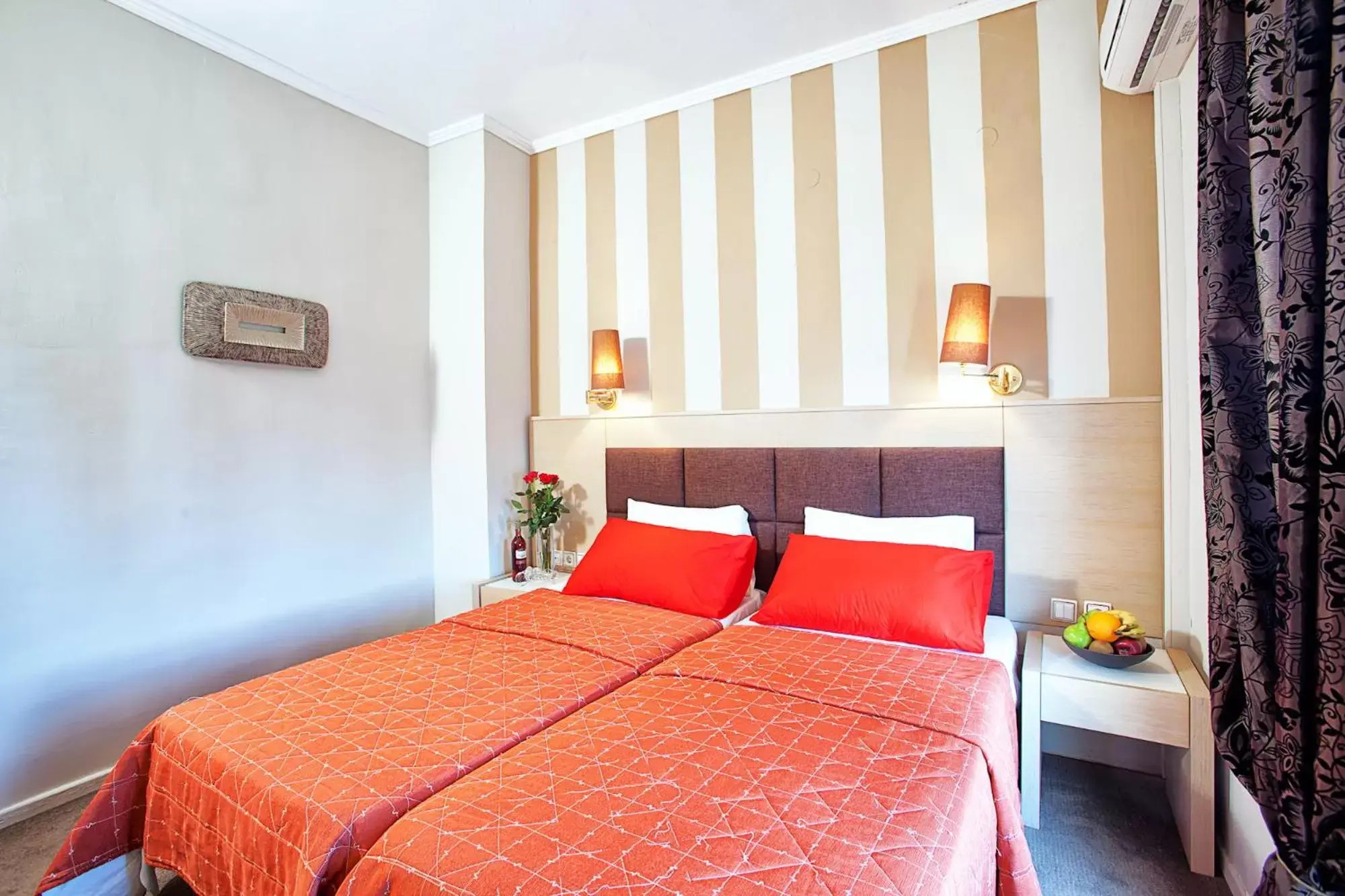 Photo of the whole room, Bed in Anastassiou Hotel