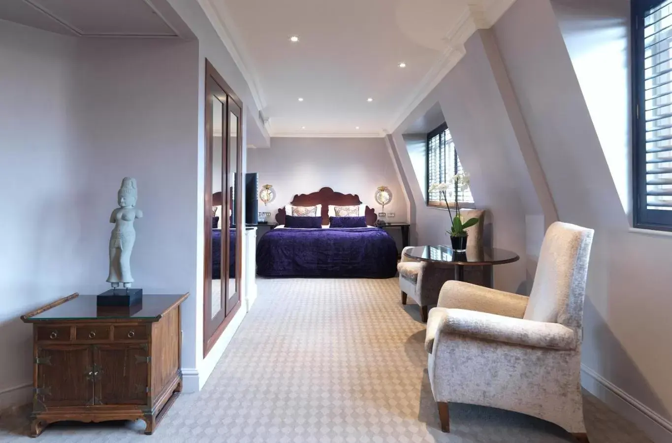 Bedroom, Seating Area in Radisson Blu Edwardian Hampshire Hotel, London