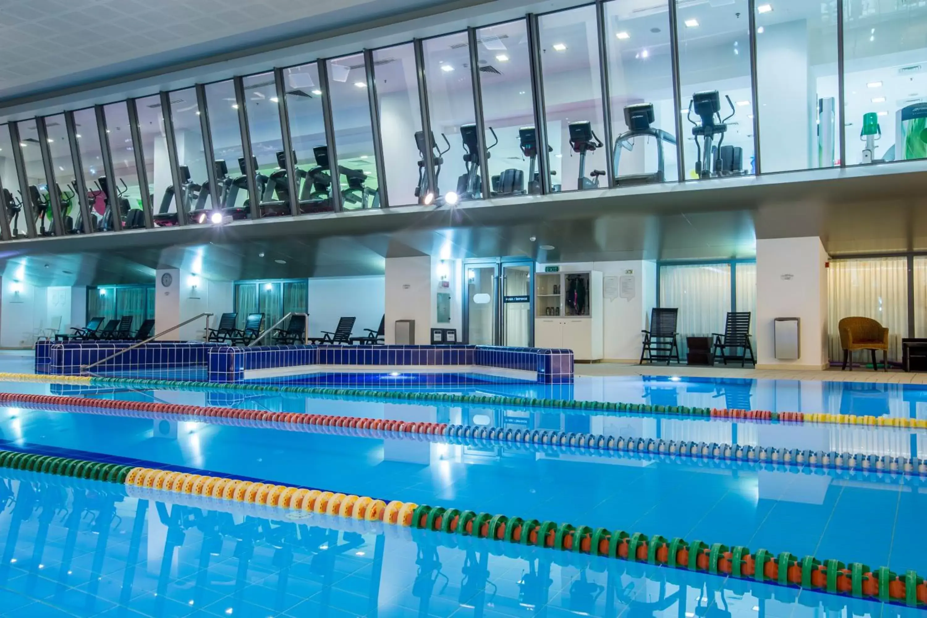 Swimming pool, Property Building in Park Inn by Radisson Bucharest Hotel & Residence