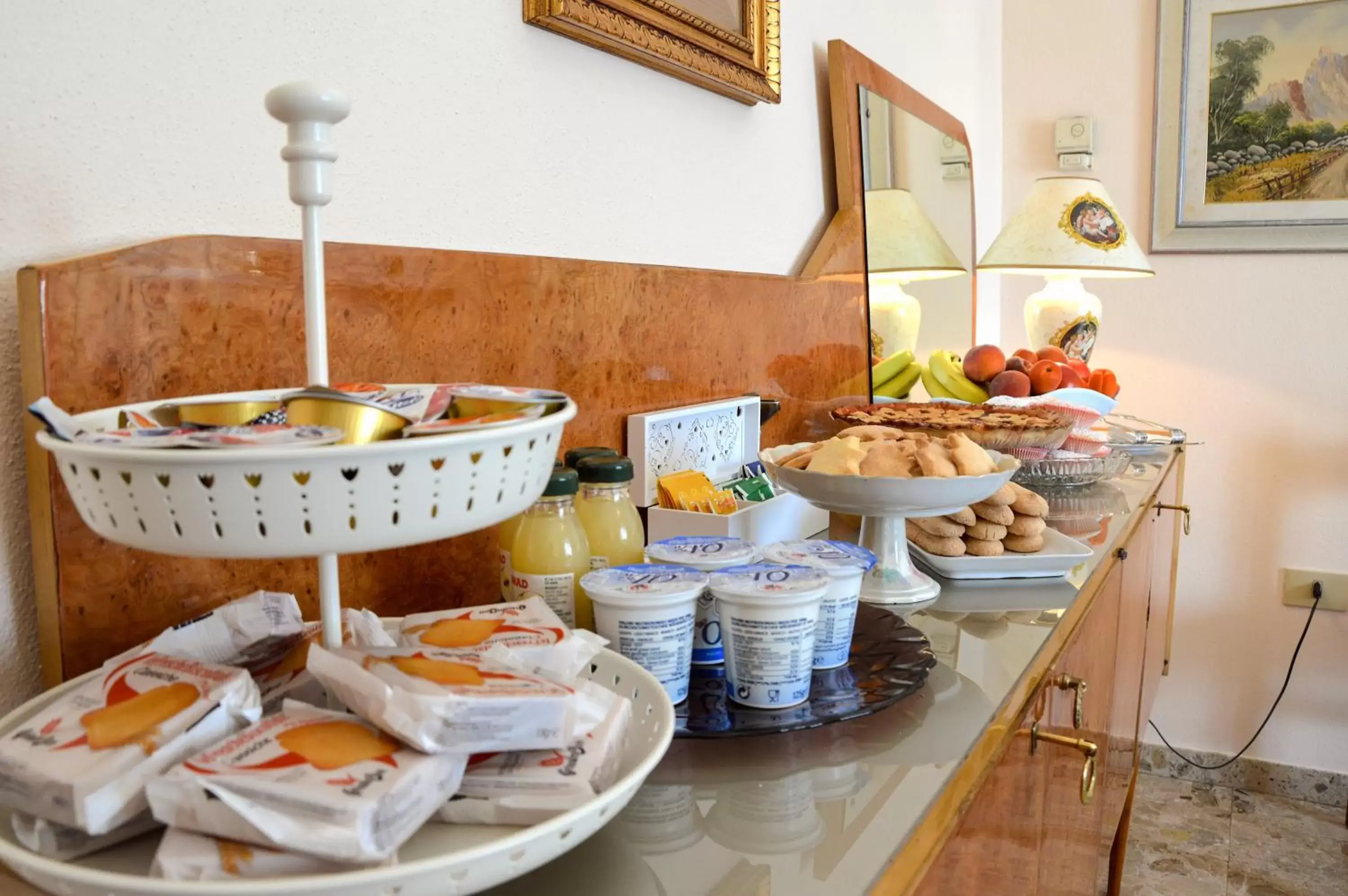 Food and drinks in B&B La Genziana