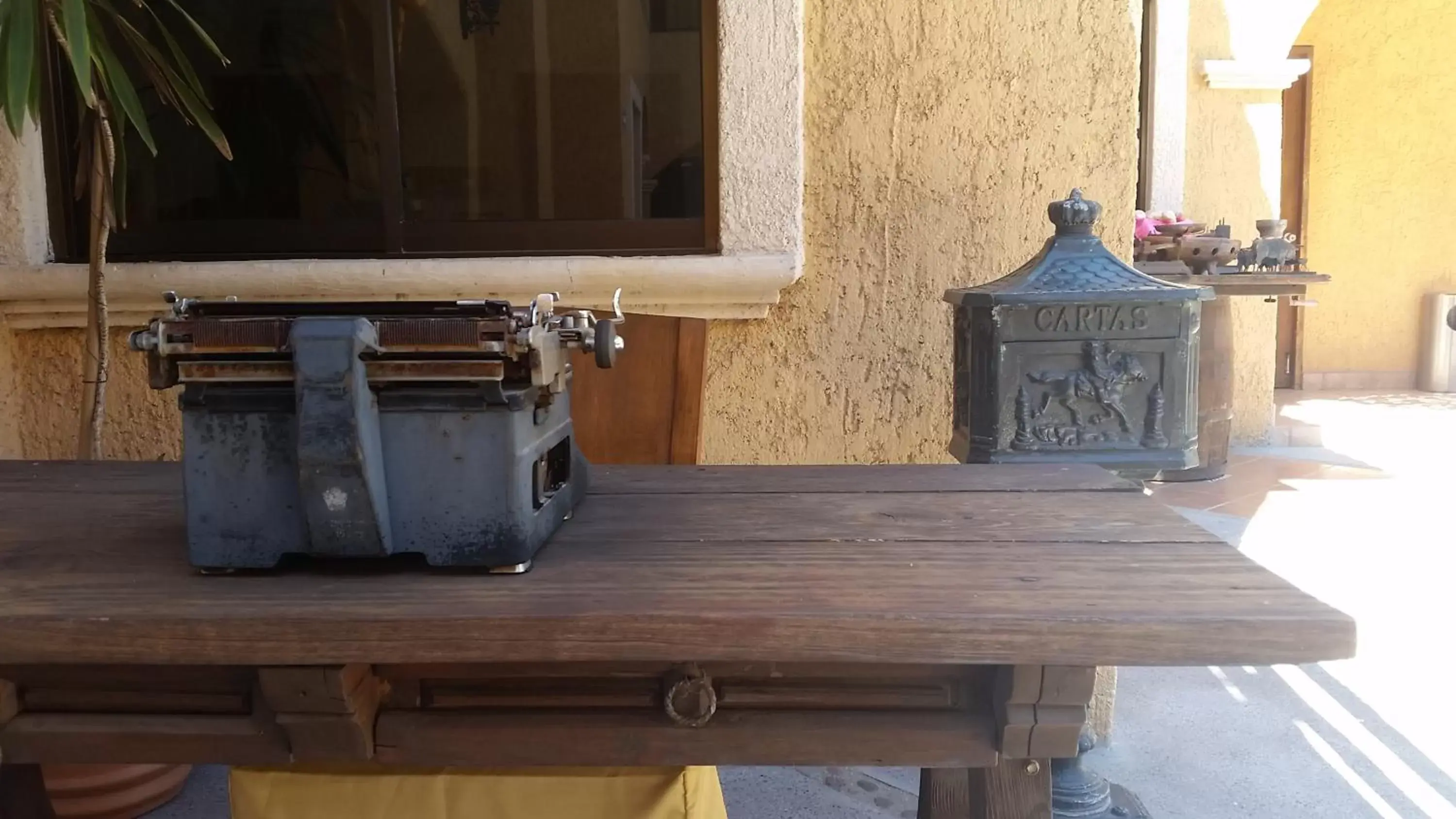 Decorative detail, TV/Entertainment Center in Hacienda Suites Loreto