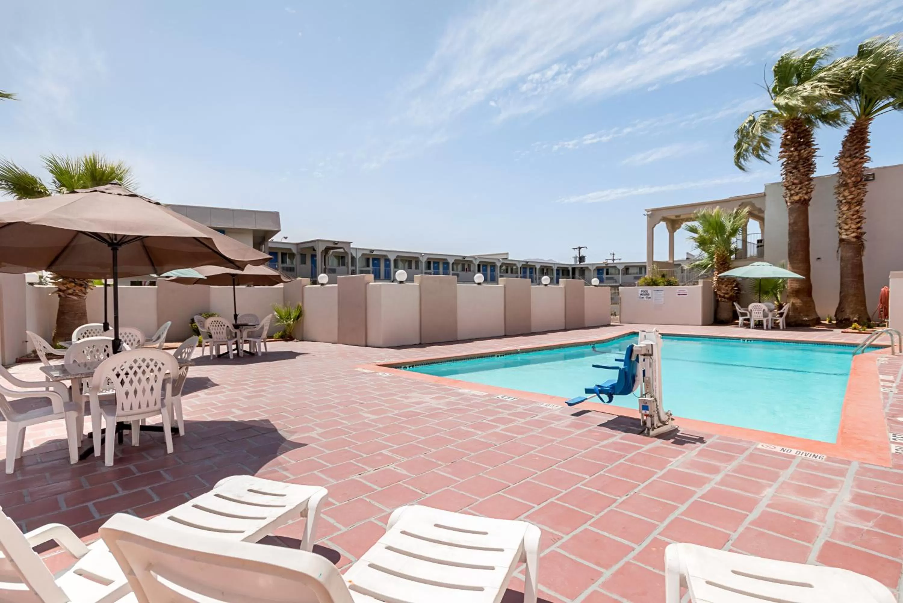Swimming pool in Motel 6-El Paso, TX - Airport - Fort Bliss