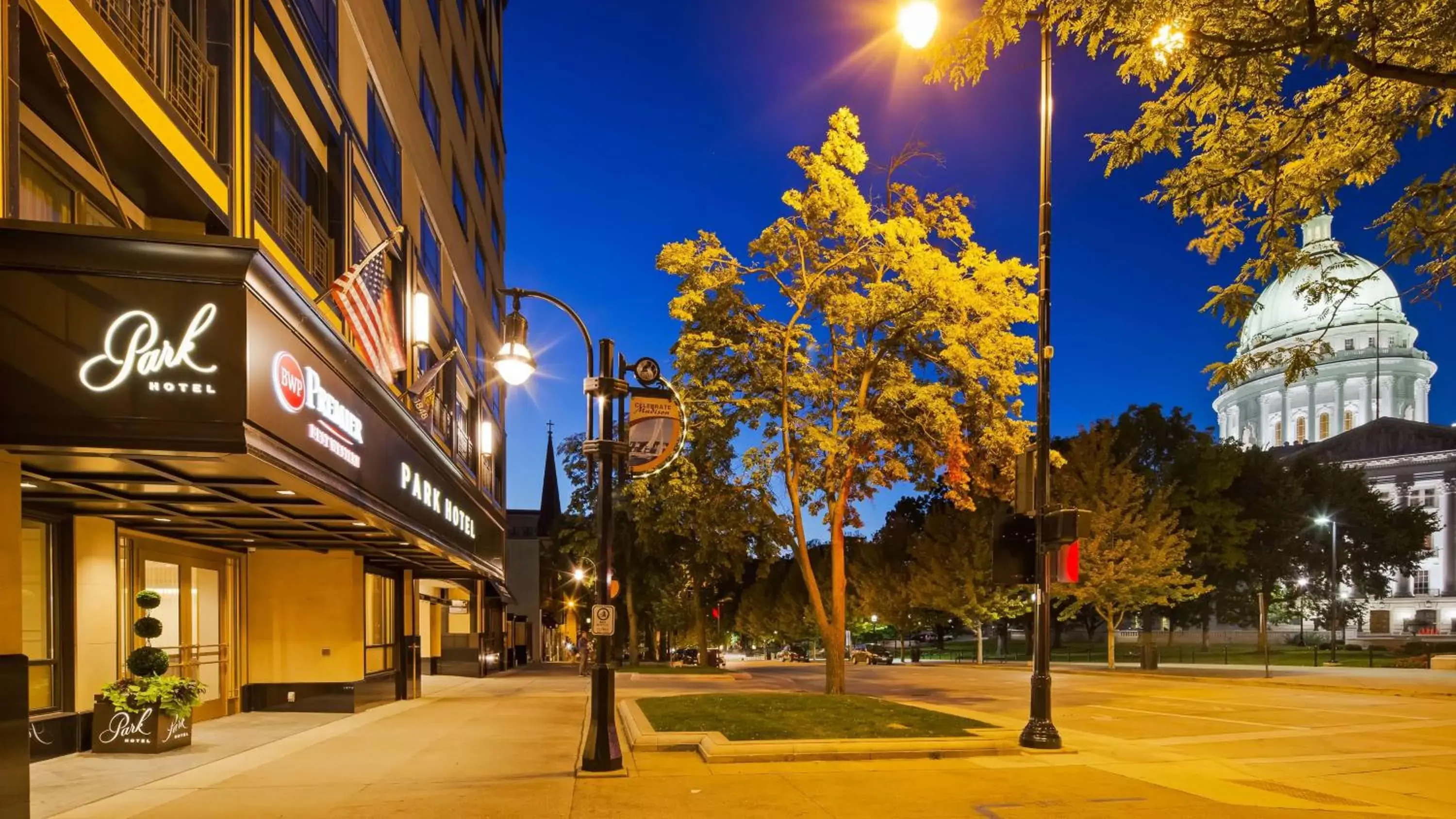 Property Building in Best Western Premier Park Hotel