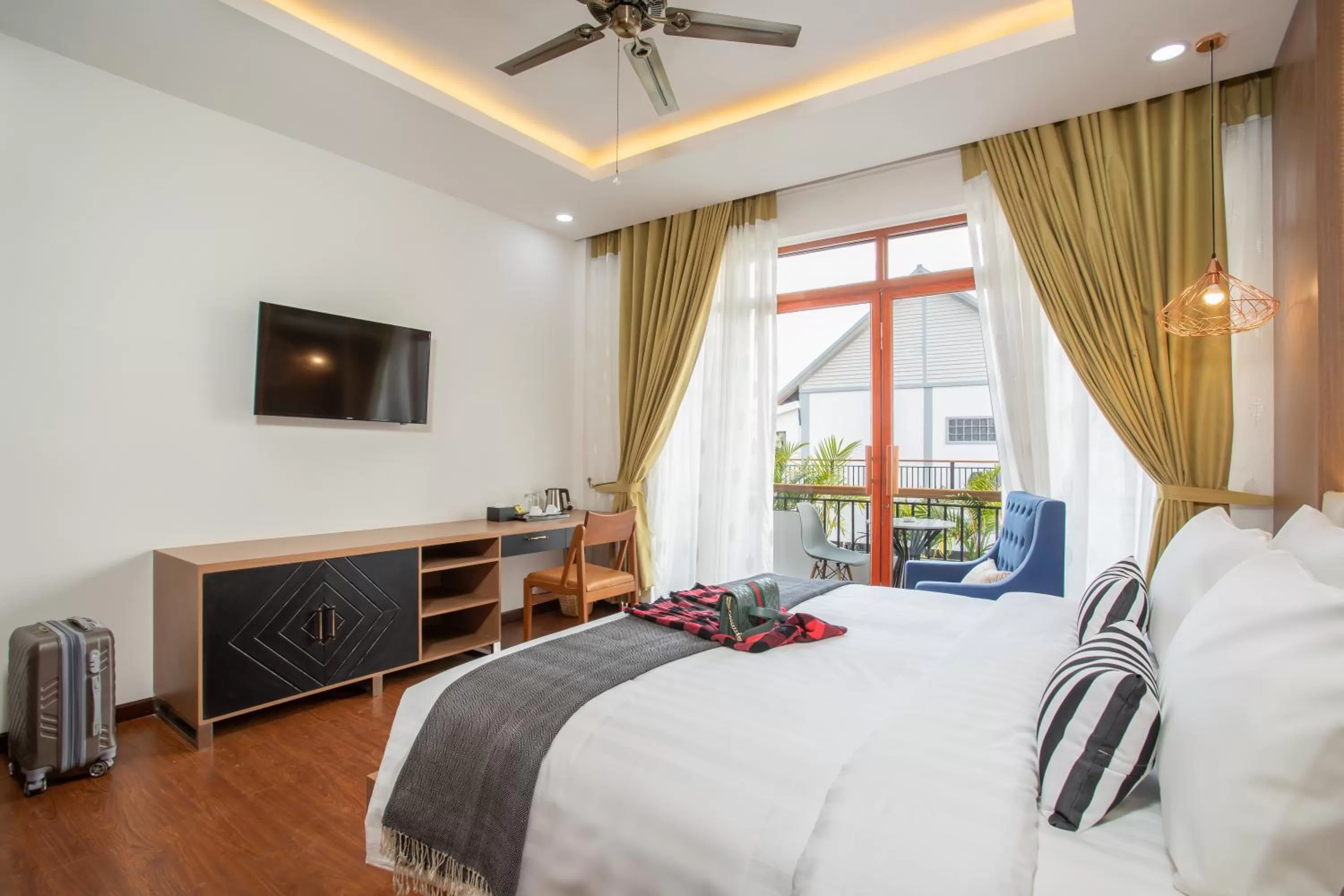 Photo of the whole room in Cambana La Riviere Boutique