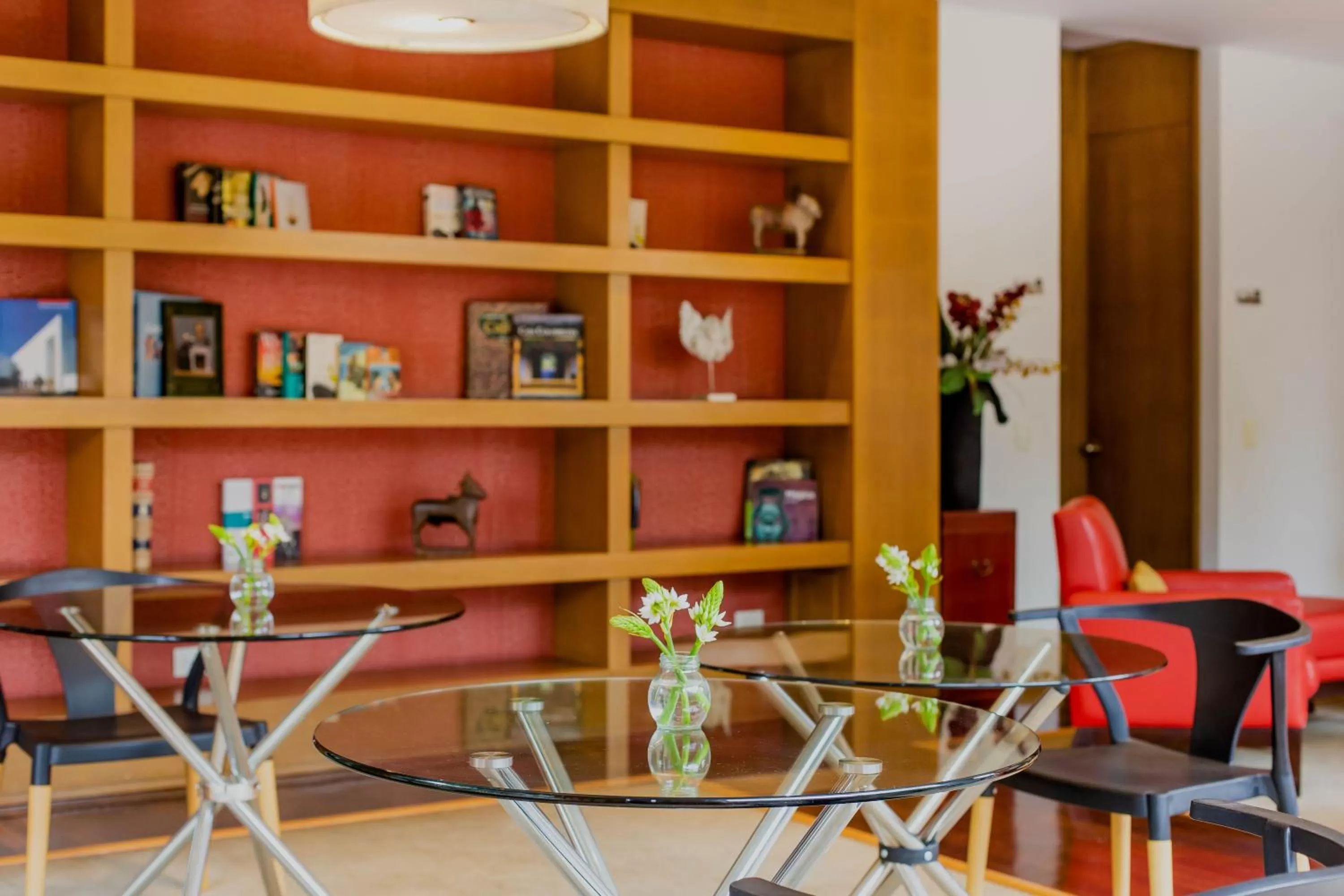 Library in Faranda Collection Bogota, a member of Radisson Individuals