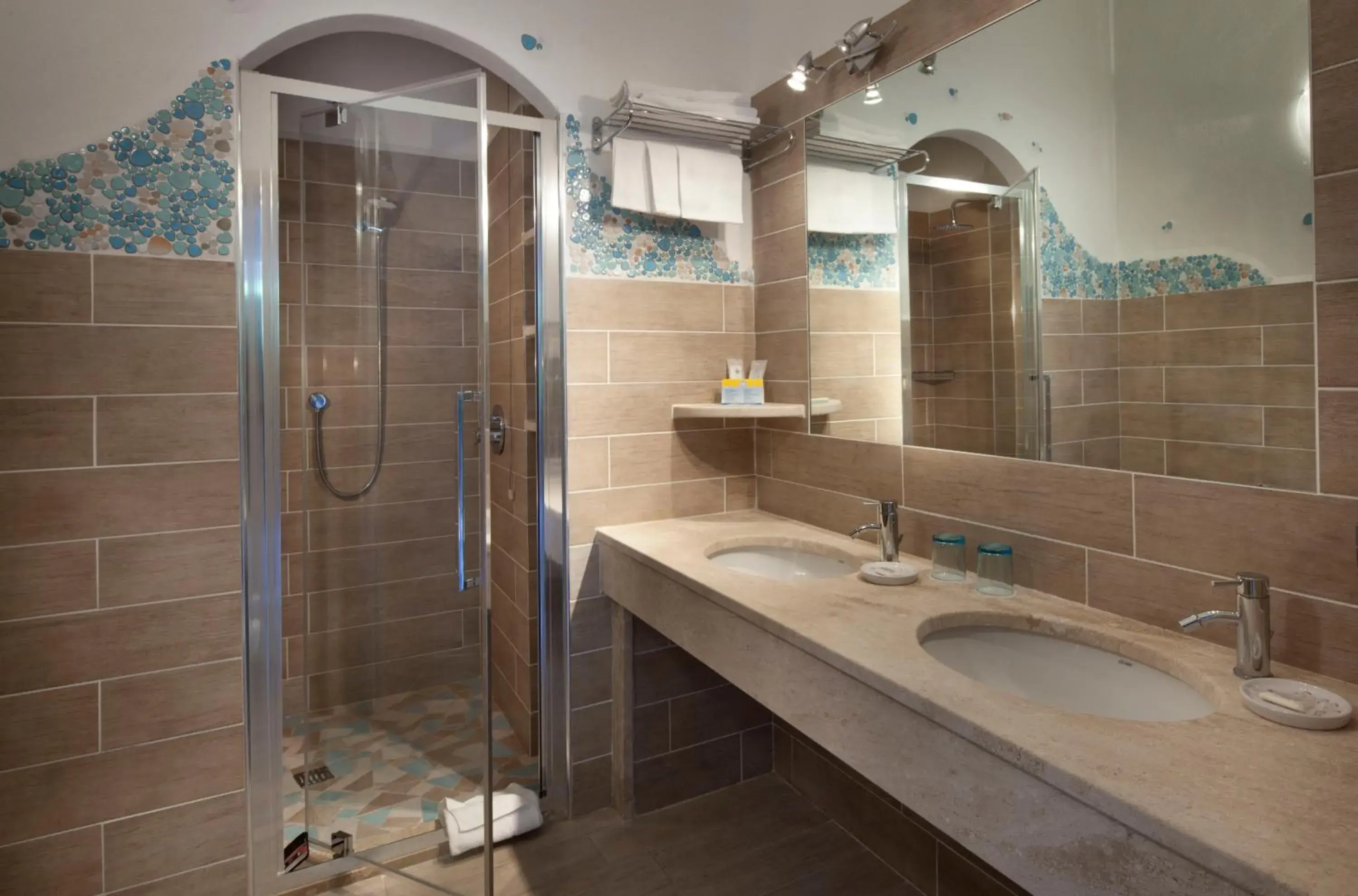 Shower, Bathroom in Hotel Corallaro