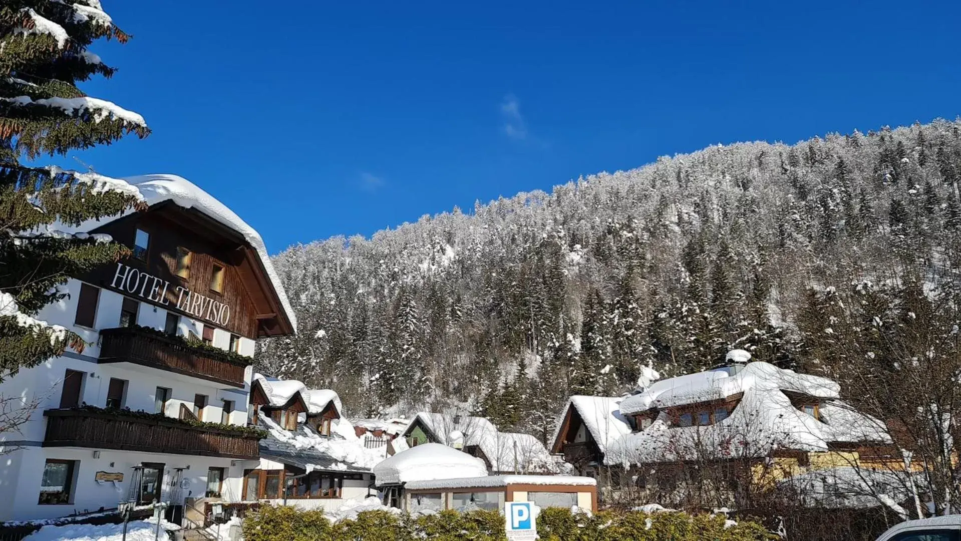 Property building, Winter in Hotel Tarvisio Bike & Ski