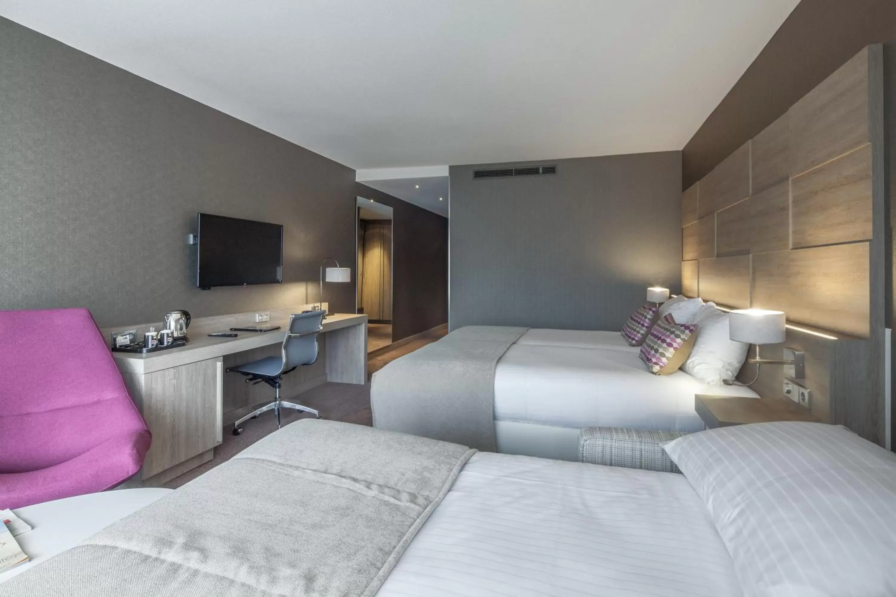 Comfort Plus Triple Room in Van der Valk Hotel Haarlem