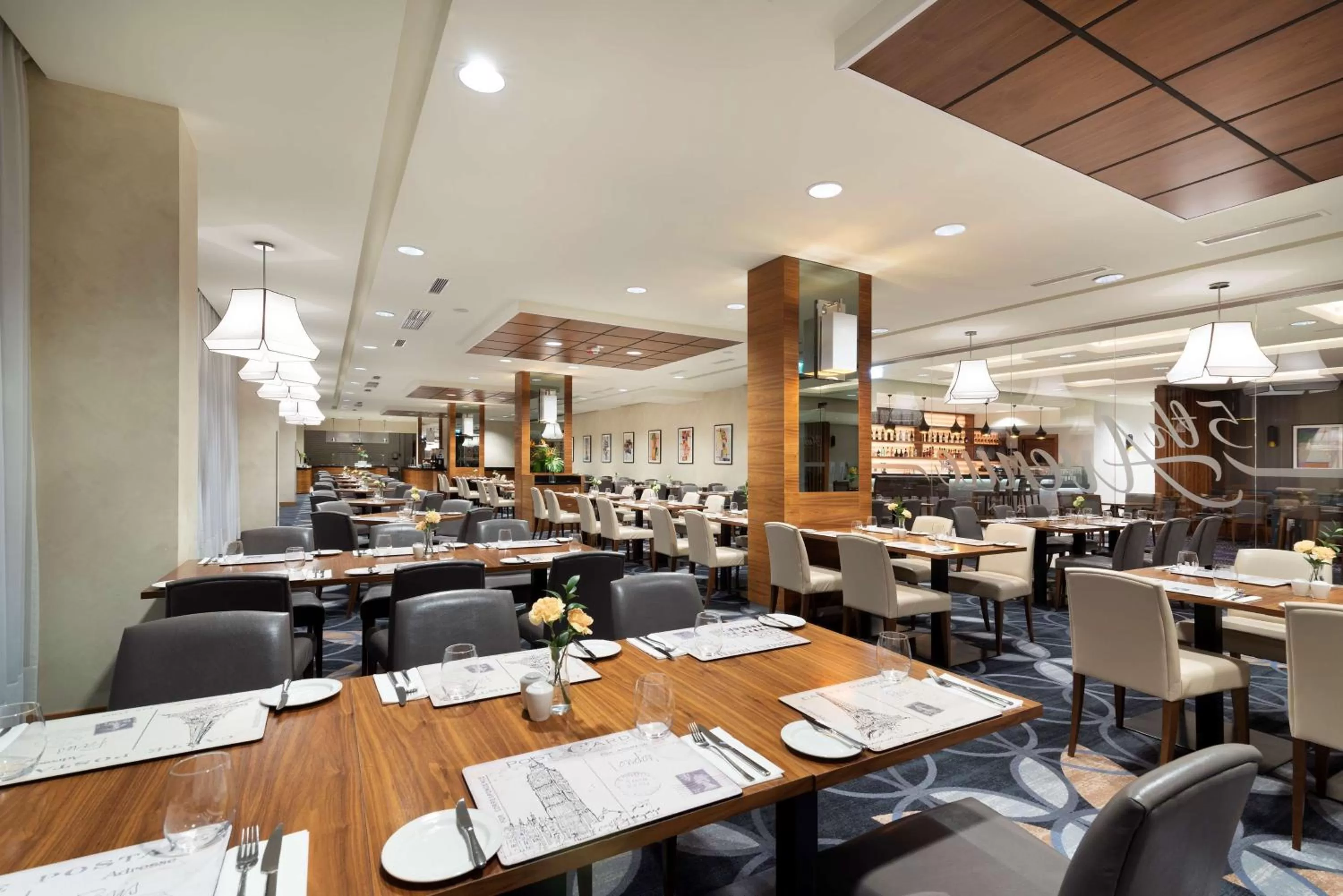 Restaurant/places to eat in DoubleTree by Hilton Krakow Hotel & Convention Center