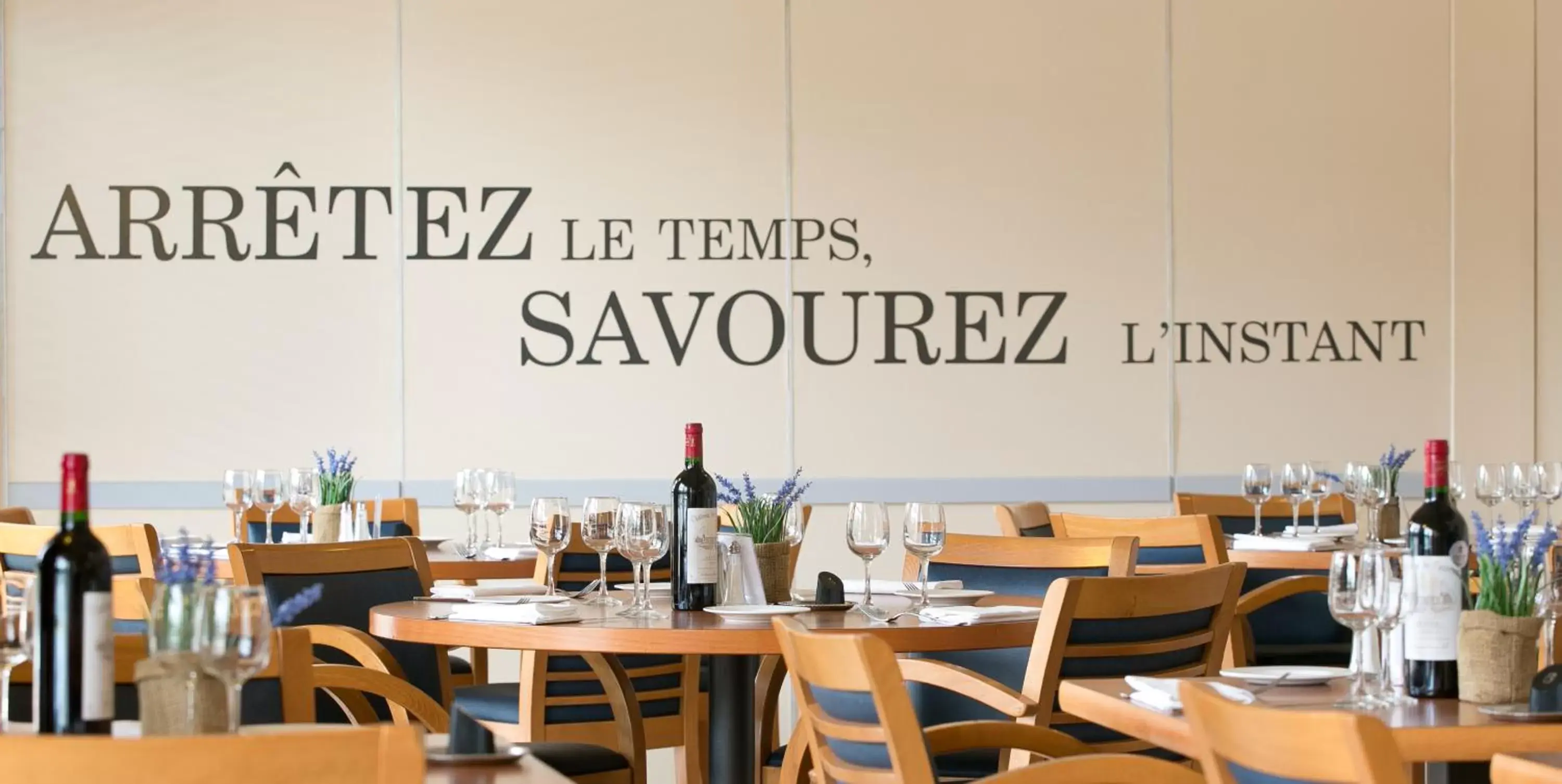 Restaurant/Places to Eat in Kyriad Prestige Bordeaux Aeroport