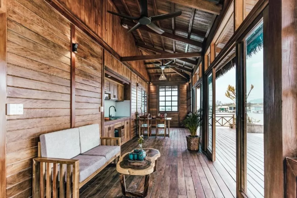 Living room in Rocks Beach Boutique