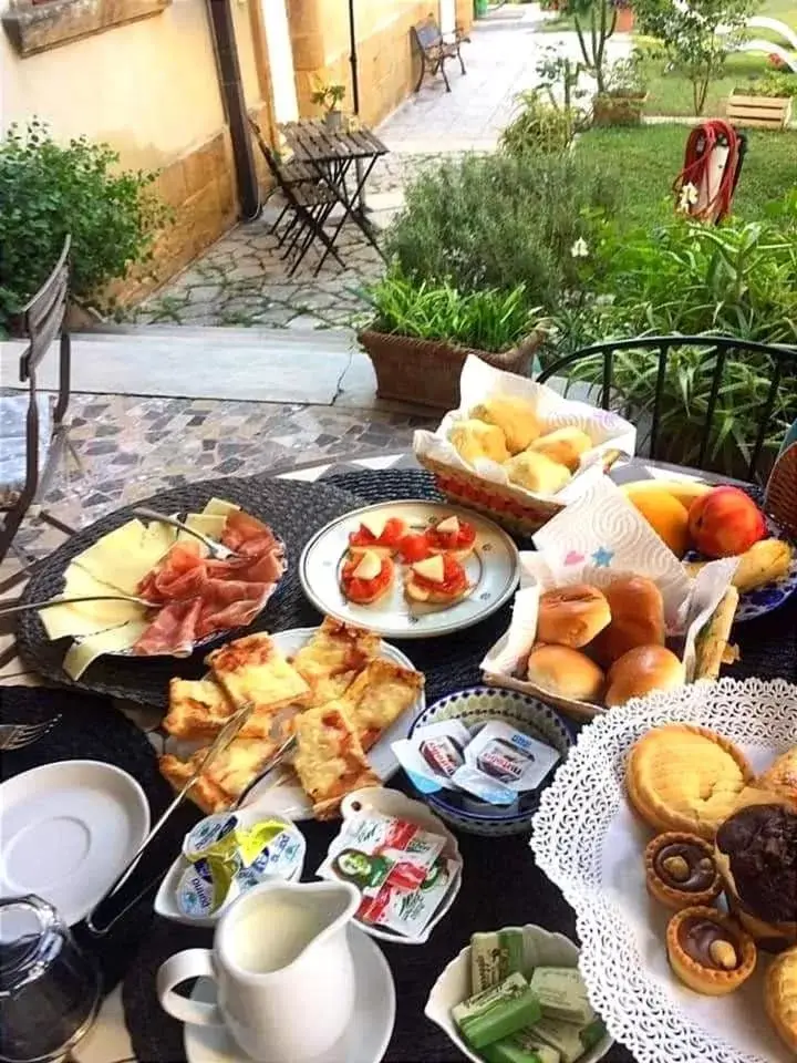 Continental breakfast, Breakfast in Aedes B&B Il Giardino dei Sogni