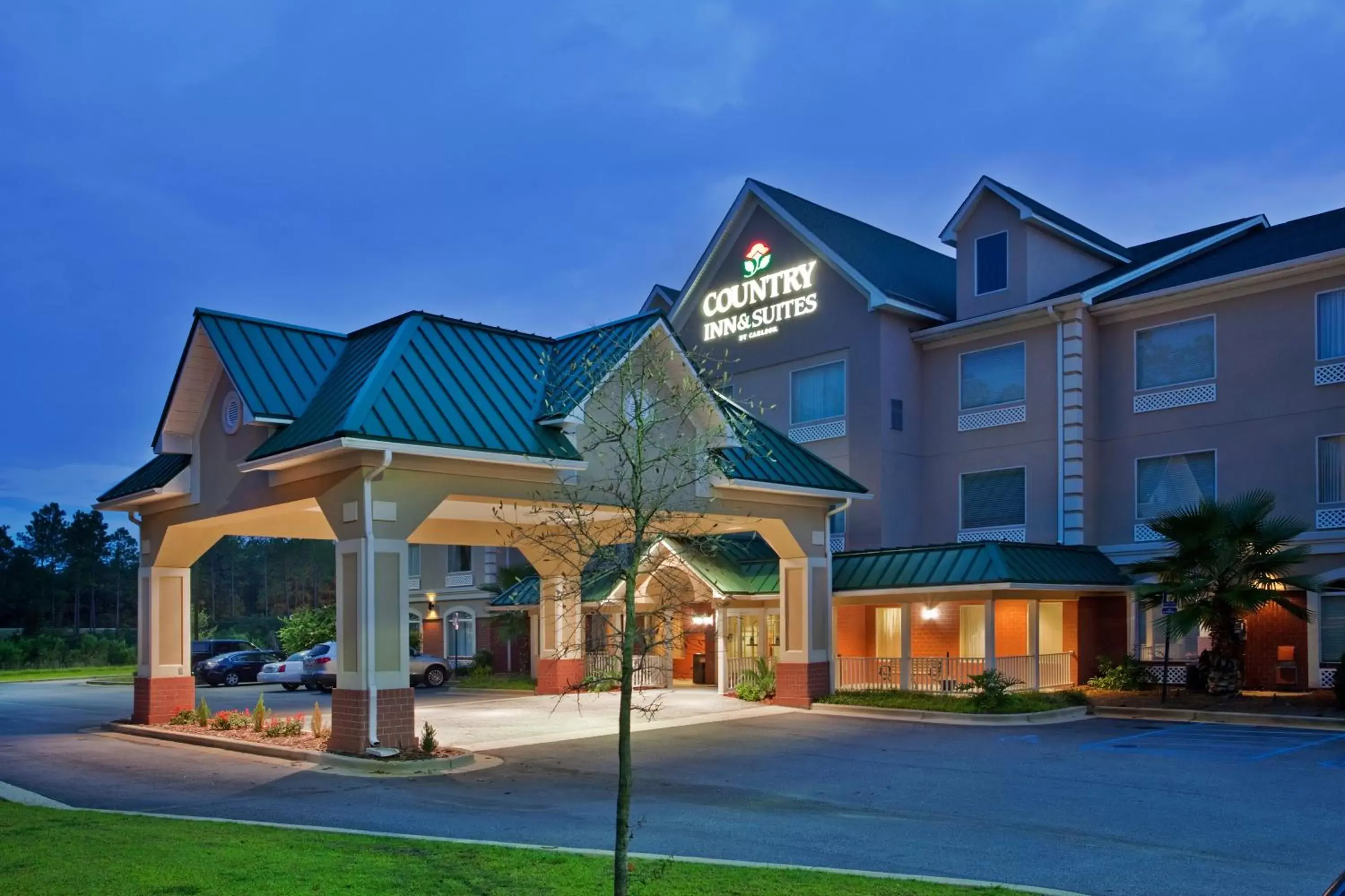 Facade/entrance, Property Building in Country Inn & Suites by Radisson, Albany, GA