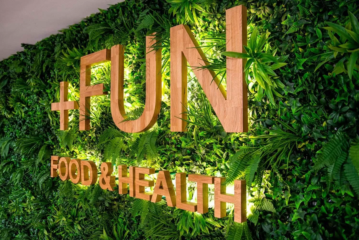 Restaurant/places to eat in Paradise Park Fun Lifestyle Hotel