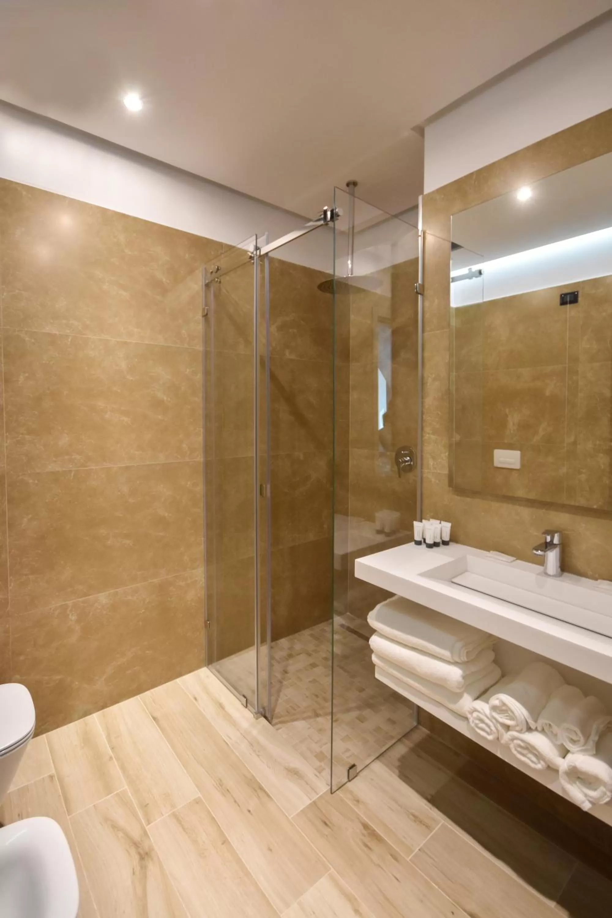 Bathroom in Flamingo Hotel