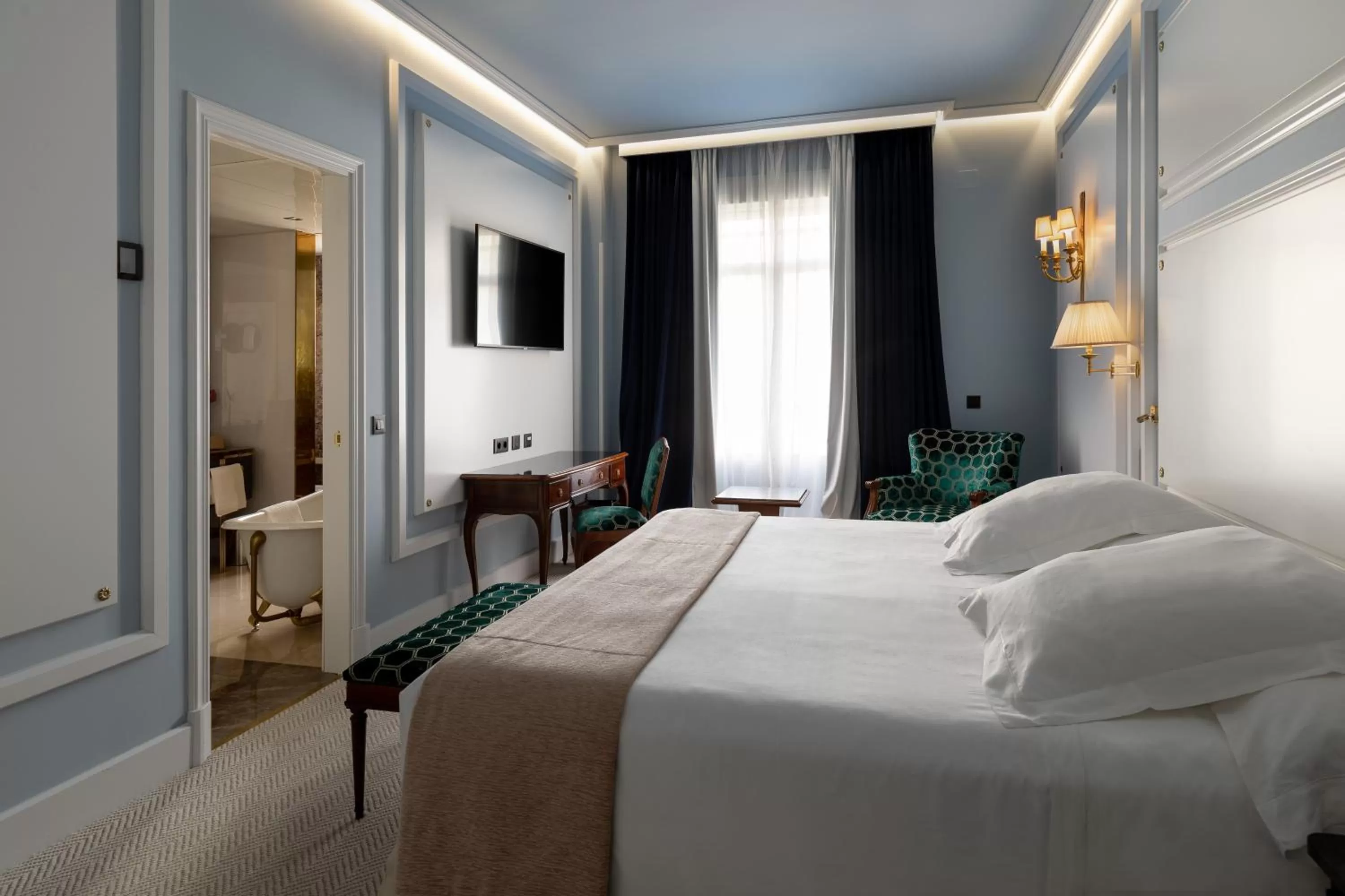Bed in Wellington Hotel & Spa Madrid