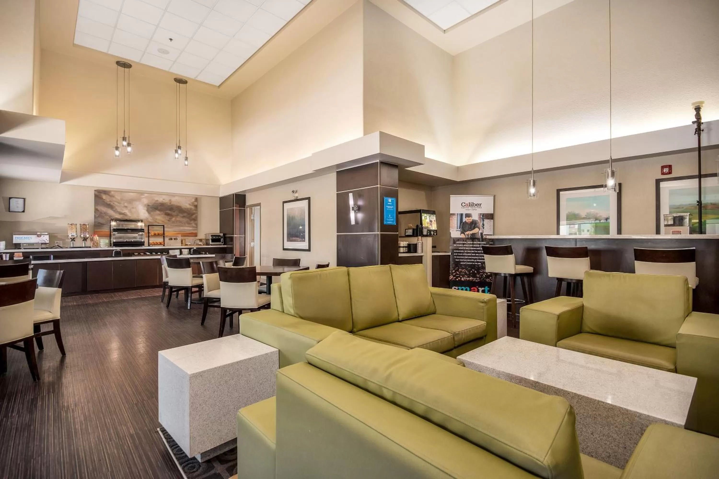 Seating area in Home Inn & Suites Regina East