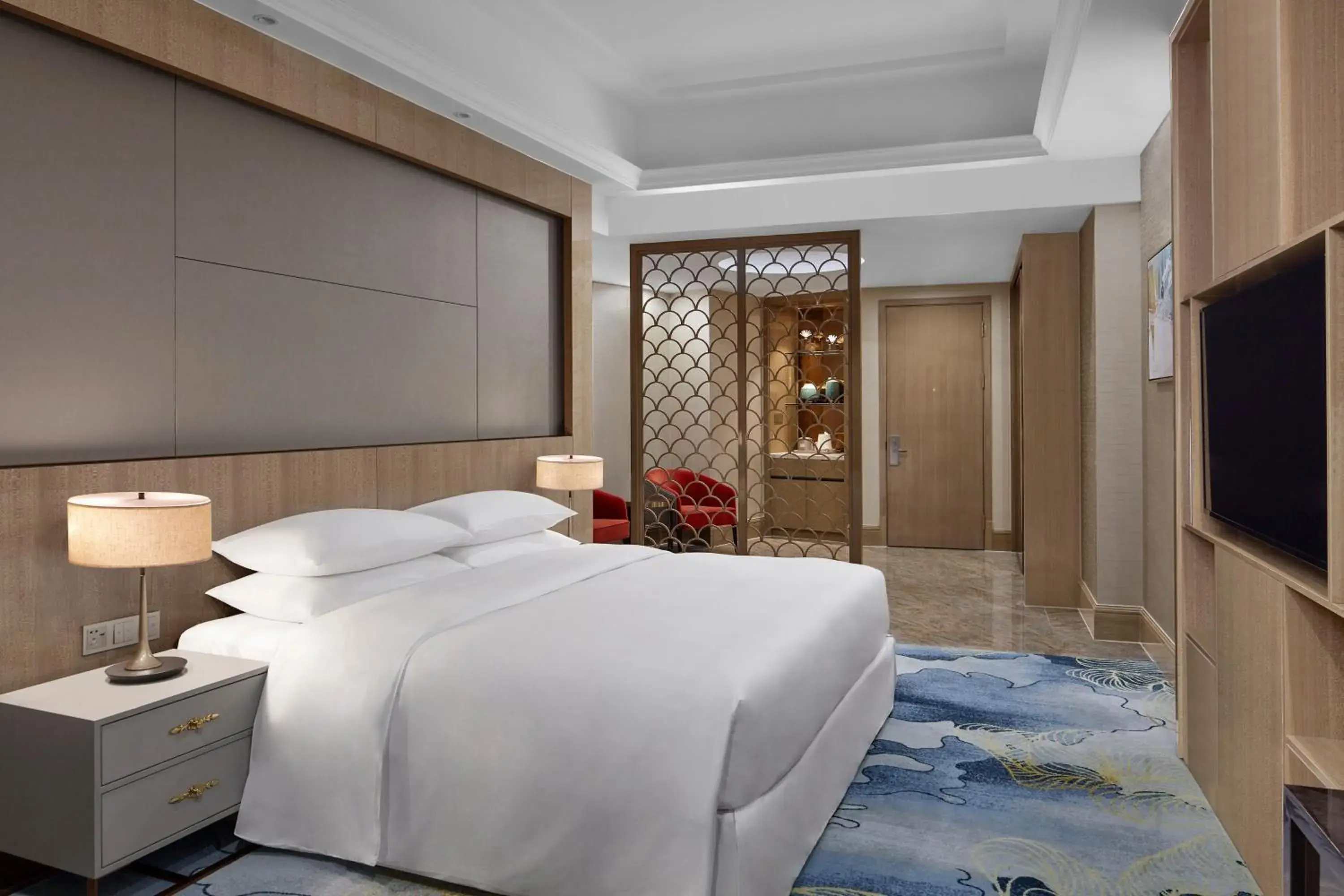 Photo of the whole room, Bed in Sheraton Shaoxing Shangyu