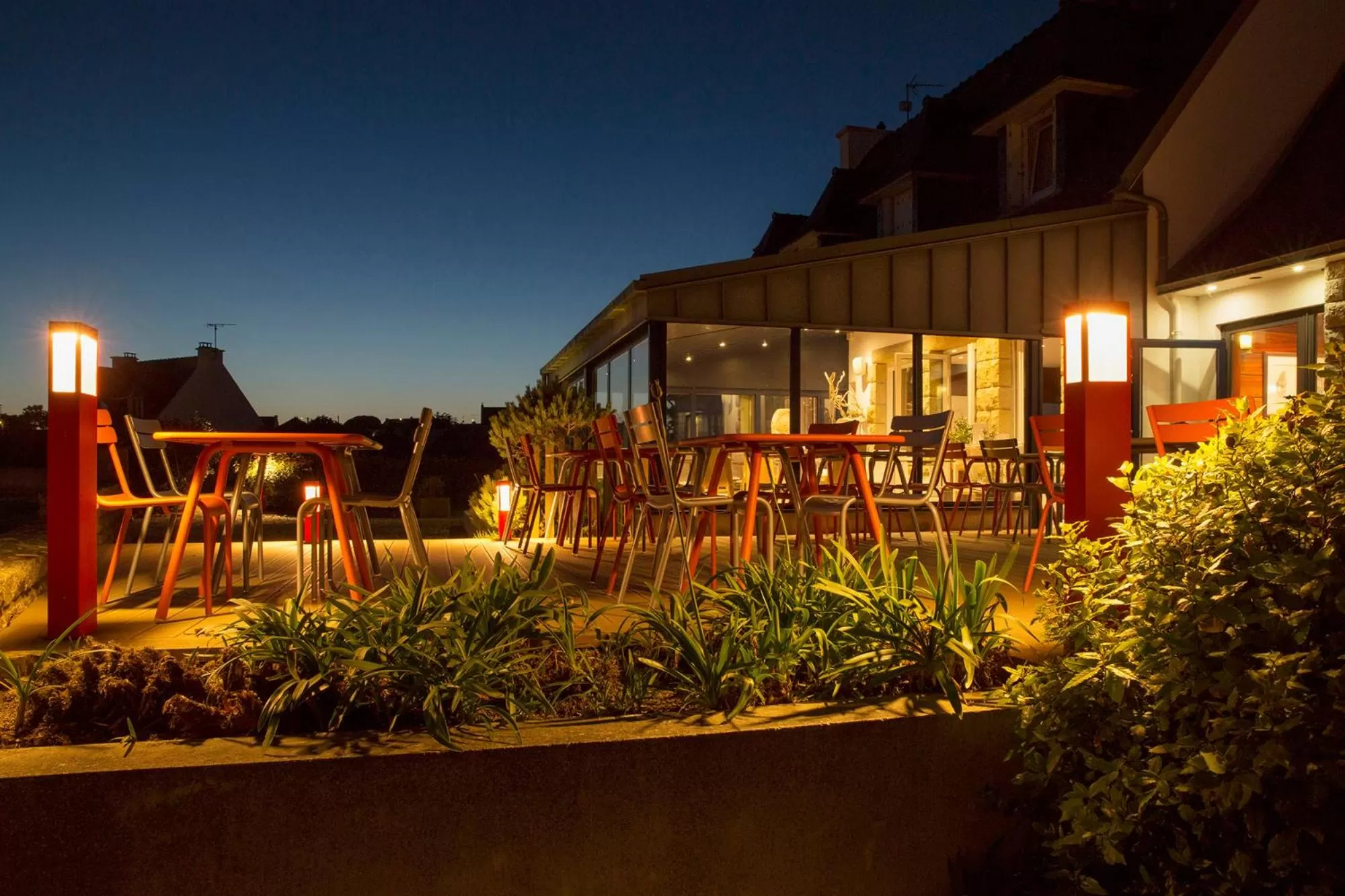 Patio, Property Building in Ar Men Du, Hôtel 3 Etoiles Restaurant Gastronomique Durable