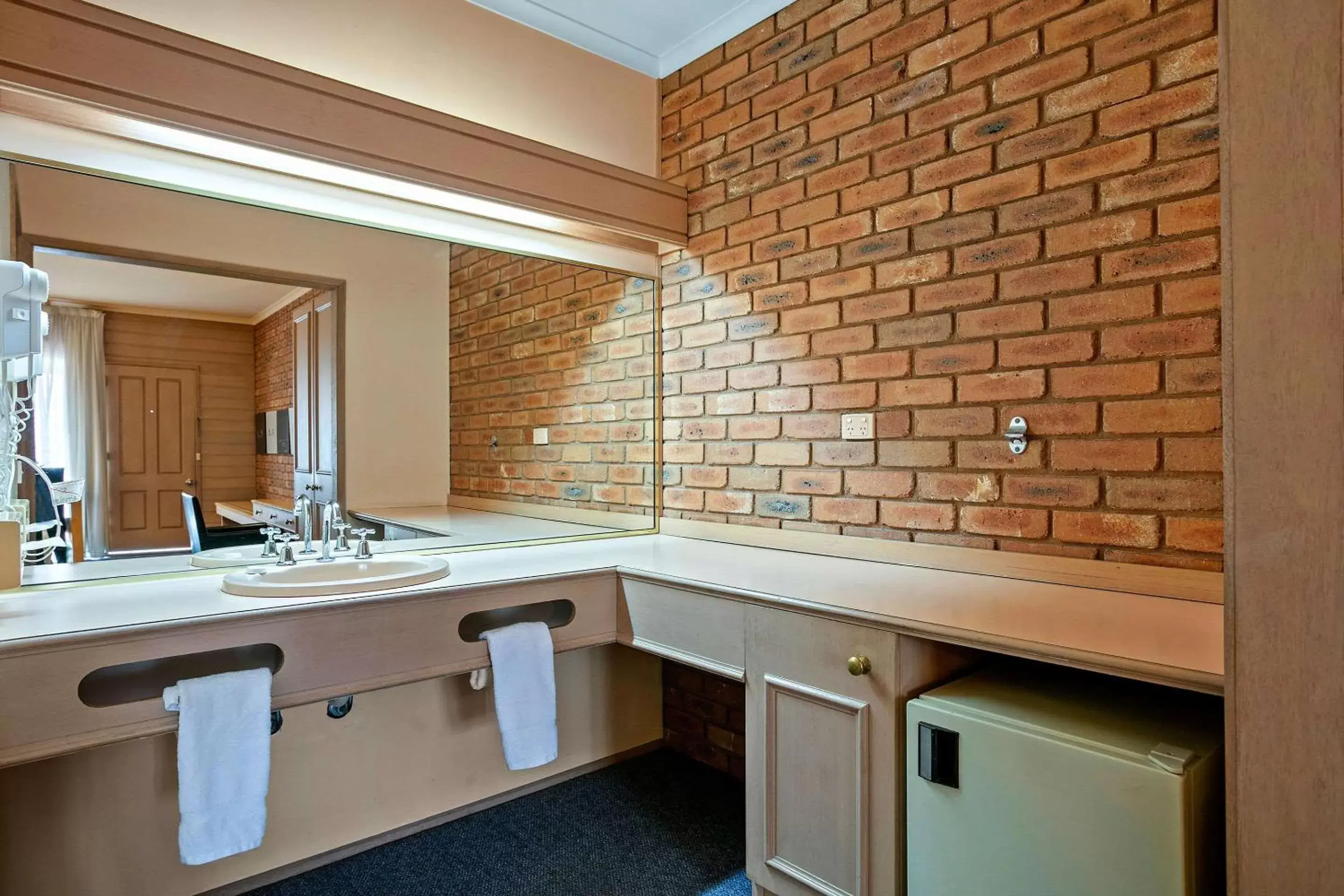 Bathroom in Quality Inn Colonial