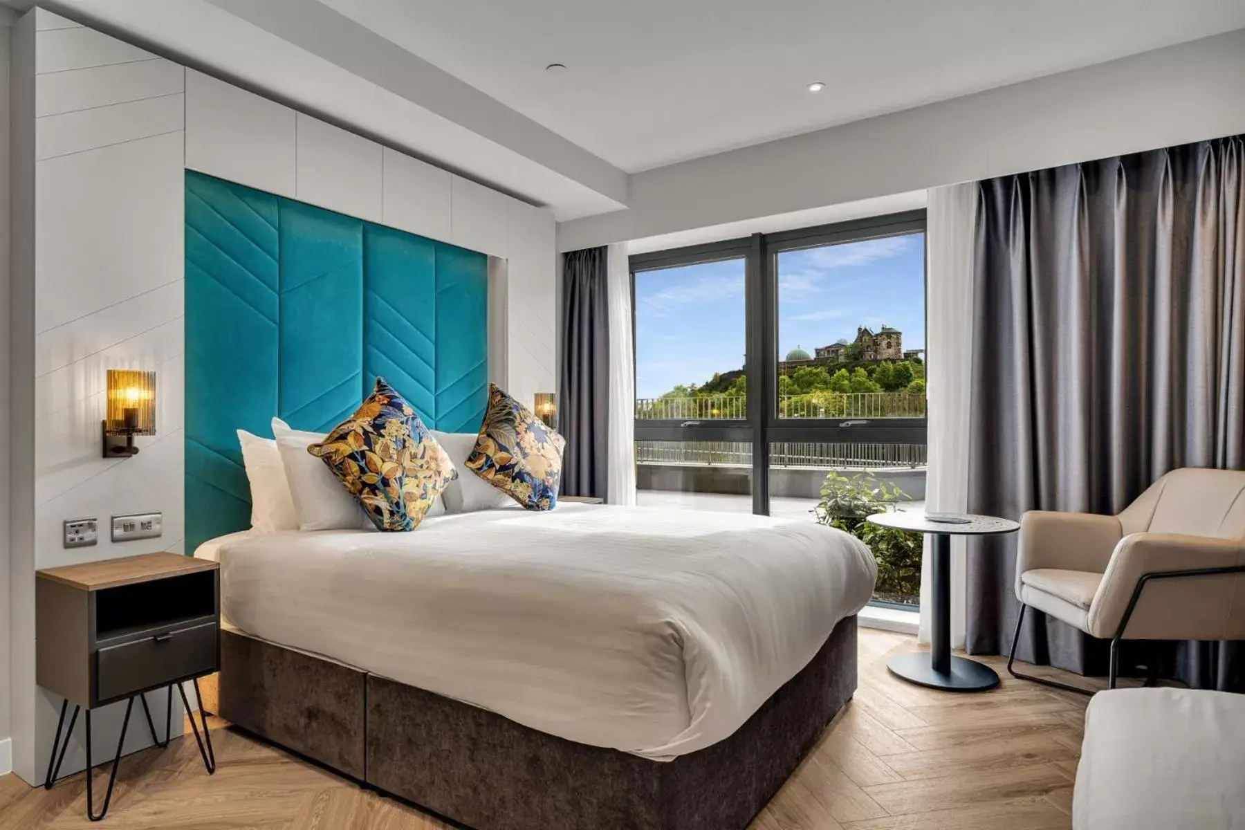 Family Studio in Roomzzz Edinburgh Family Studio in Roomzzz Edinburgh