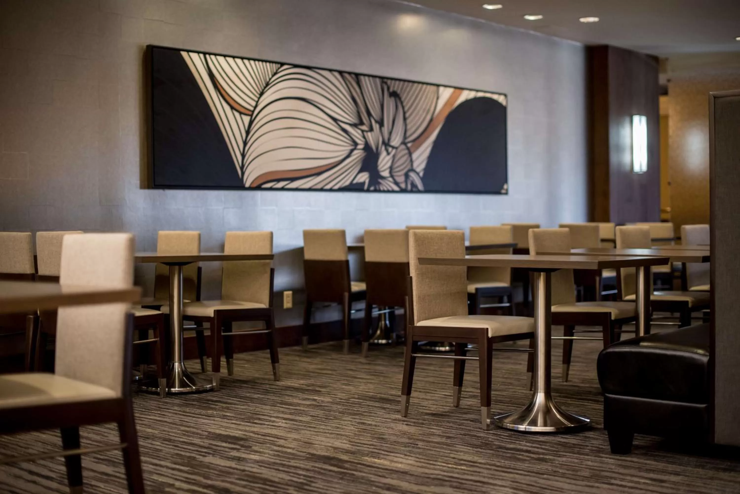 Restaurant/places to eat in Hilton Memphis