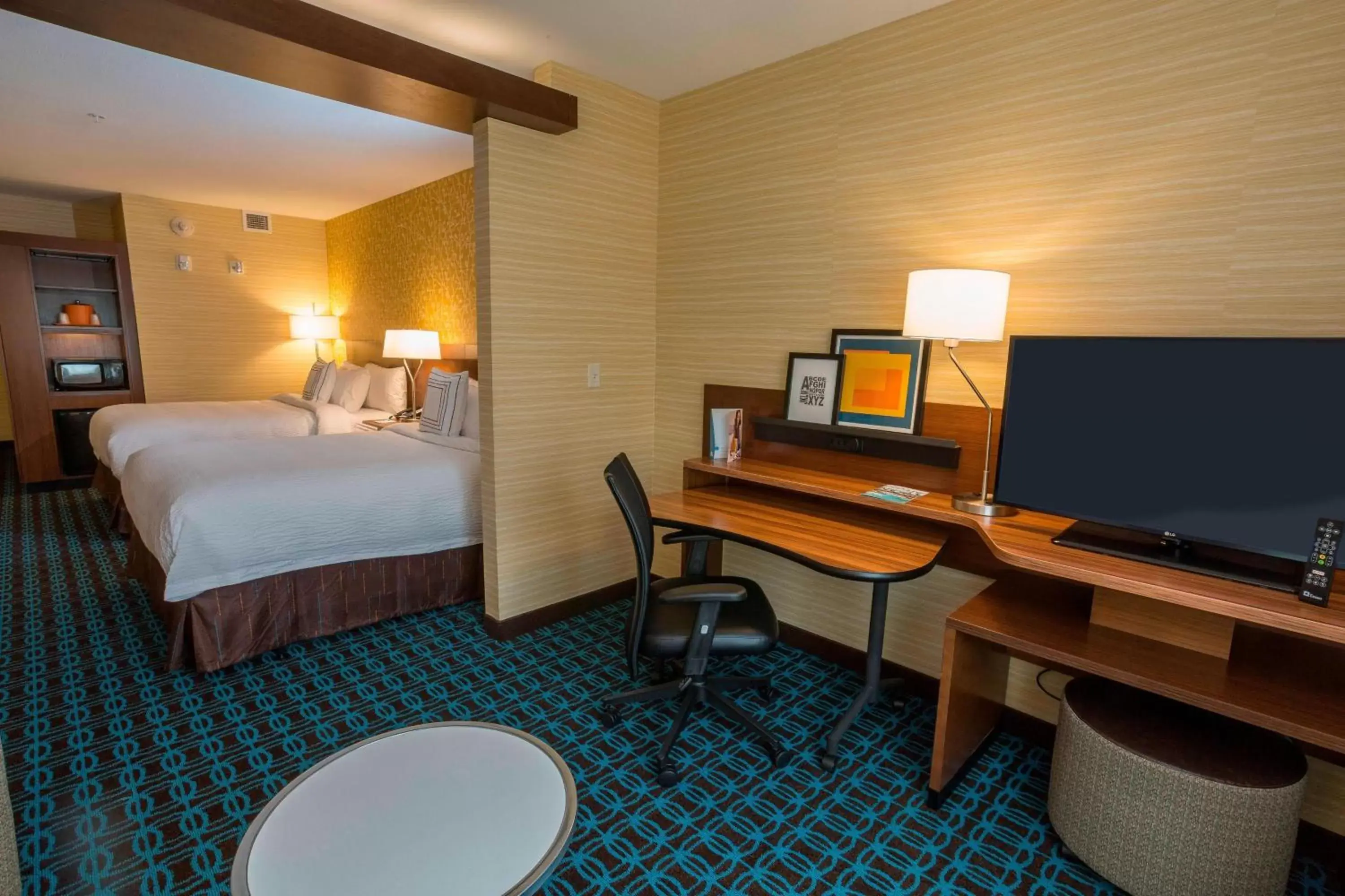 Bedroom in Fairfield Inn & Suites by Marriott Geneva Finger Lakes